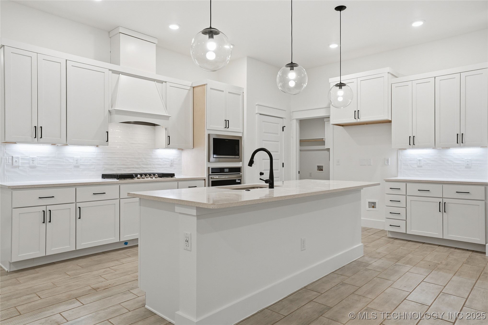 12910 S 20th Place E Property Photo 24