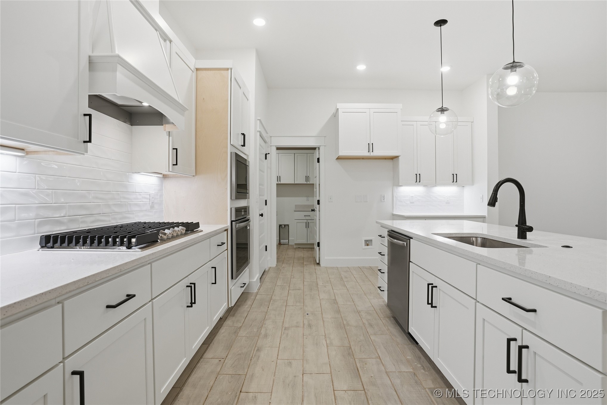 12910 S 20th Place E Property Photo 29