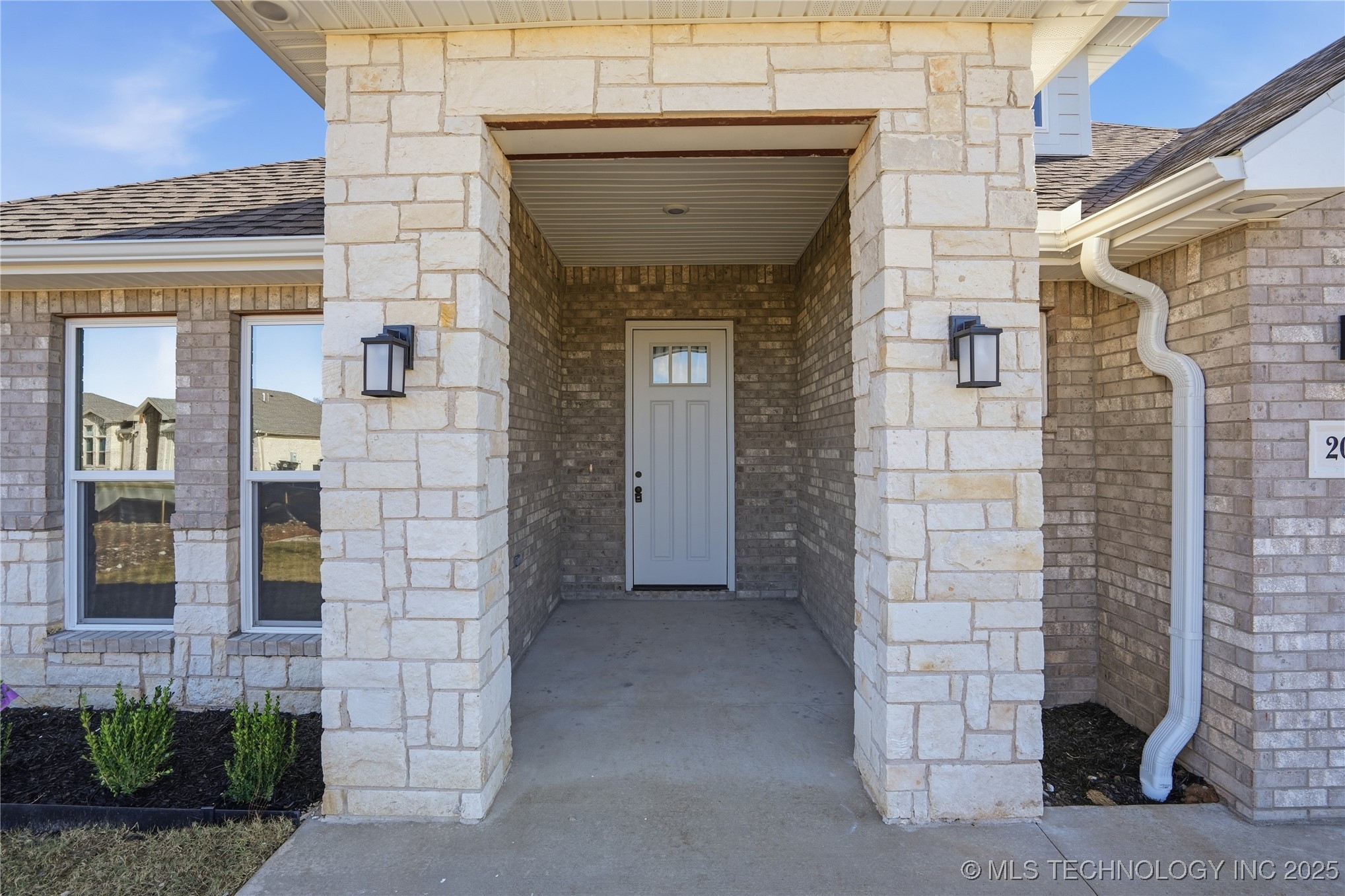 2052 E 129th Place S Property Photo 4