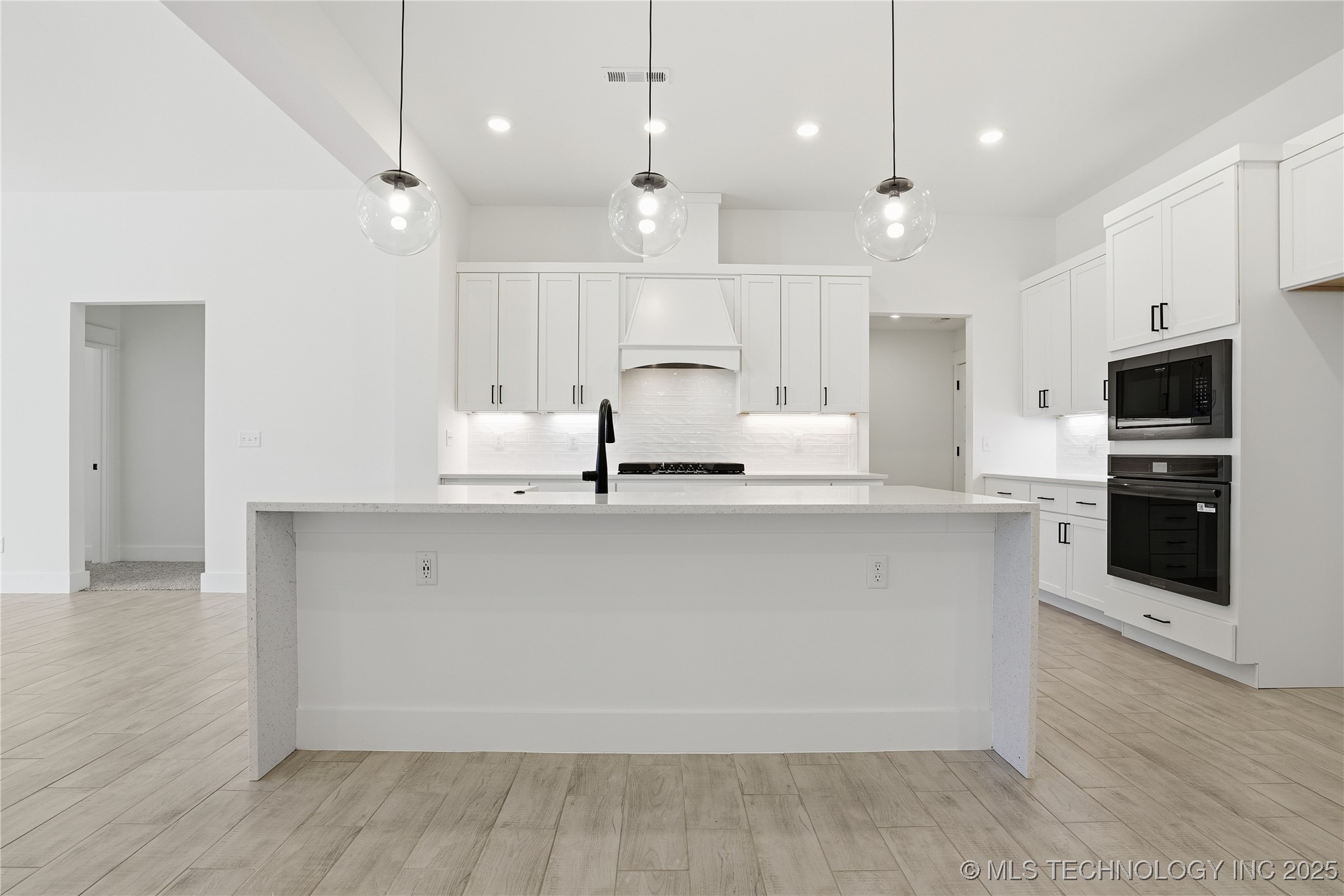 2052 E 129th Place S Property Photo 7