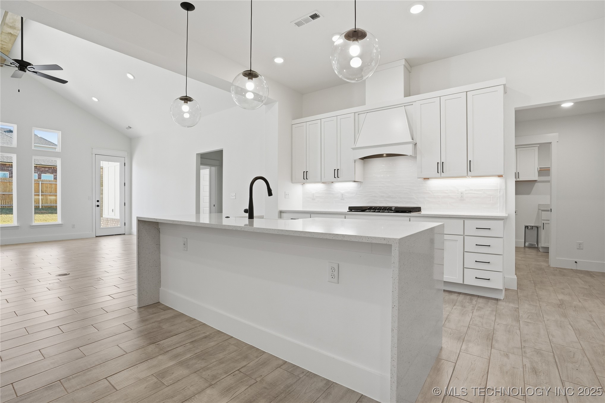 2052 E 129th Place S Property Photo 9