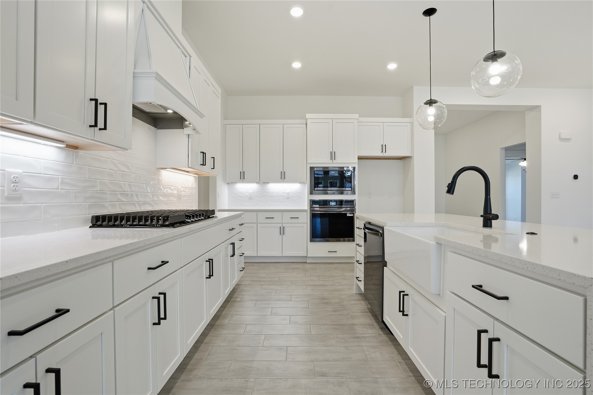 2052 E 129th Place S Property Photo 11