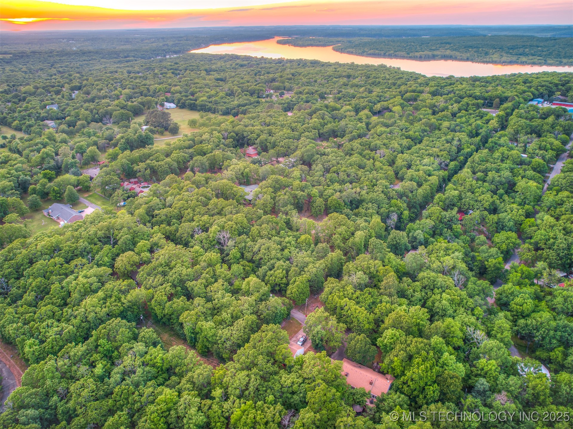 34052 E 703 Road Property Photo 2