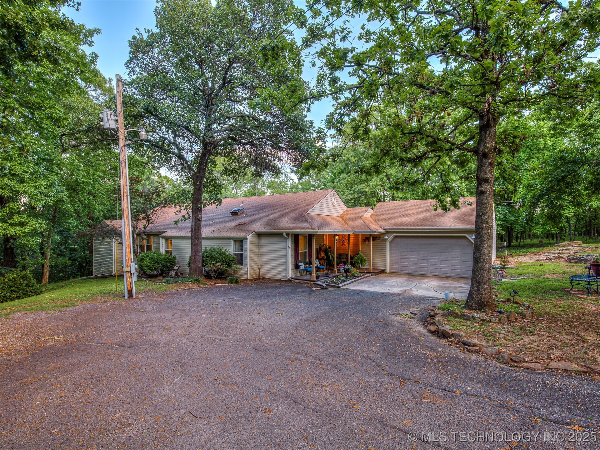 34052 E 703 Road Property Photo 5