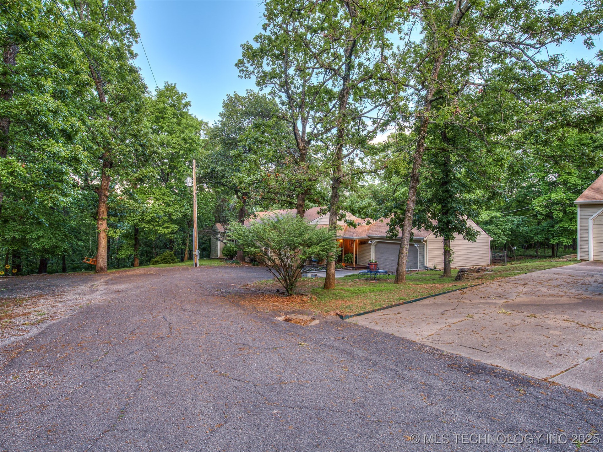 34052 E 703 Road Property Photo 6