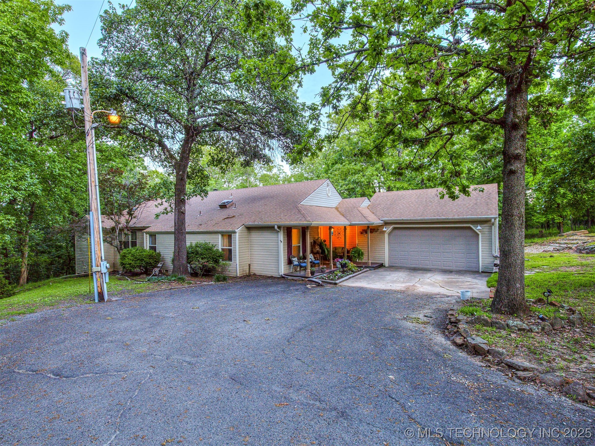 34052 E 703 Road Property Photo 8