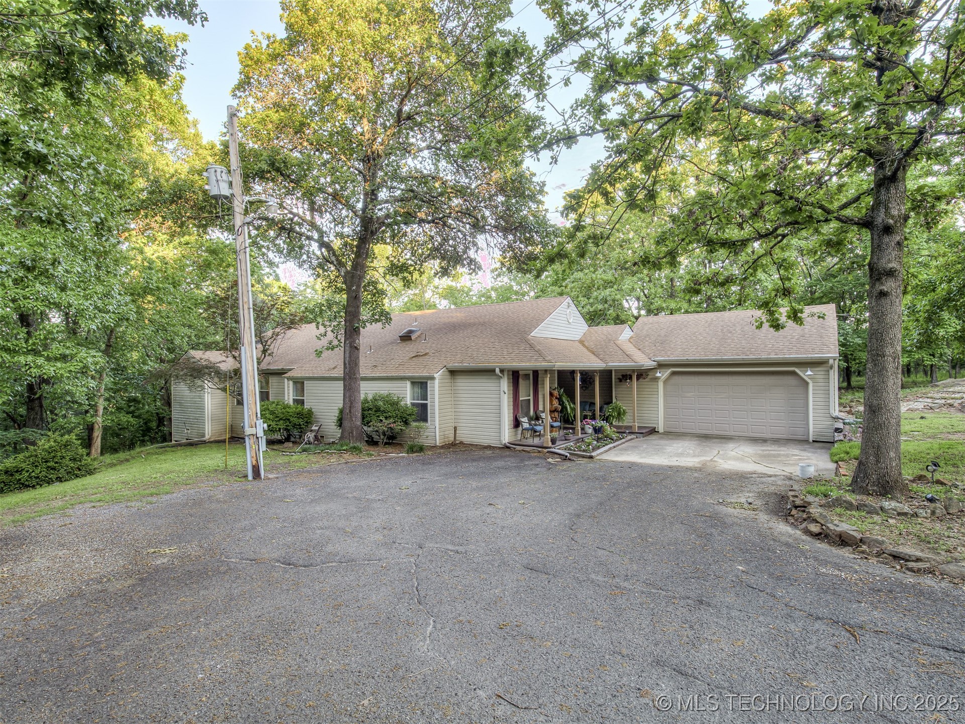 34052 E 703 Road Property Photo 16