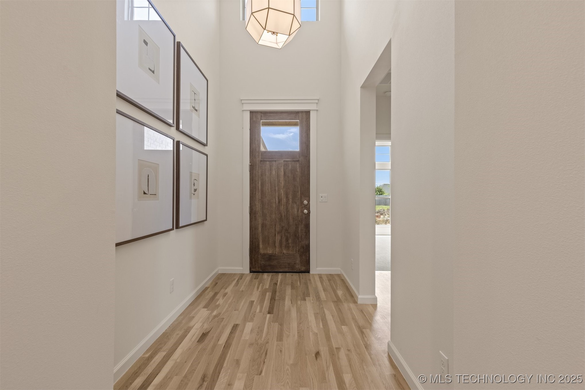 1331 N Beech Street Property Photo 8