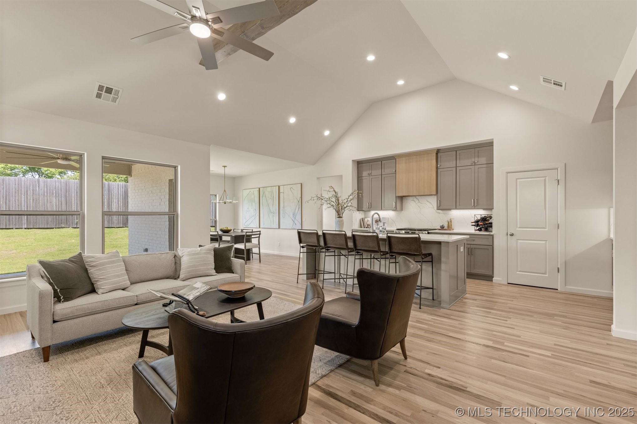 1331 N Beech Street Property Photo 10