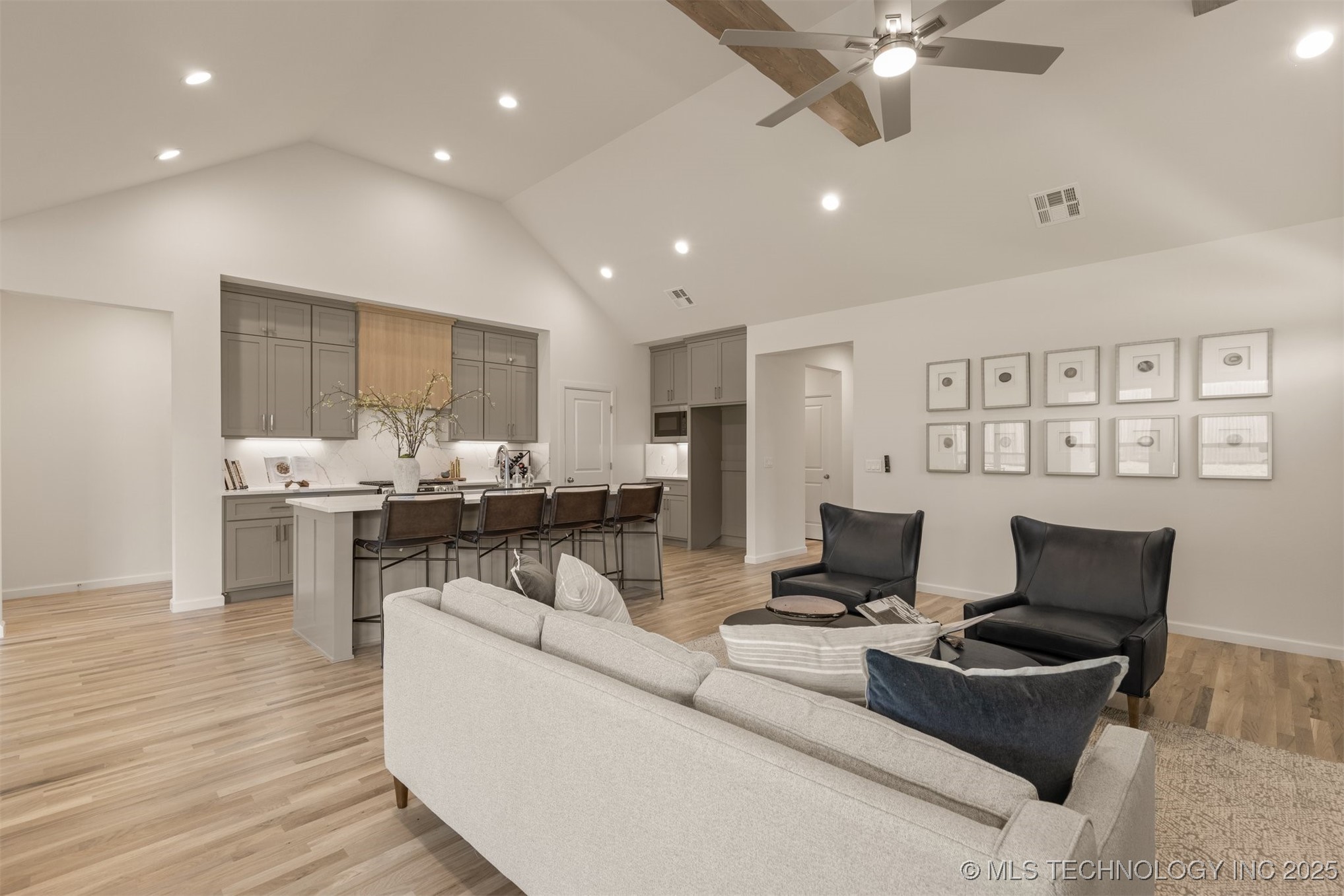 1331 N Beech Street Property Photo 11