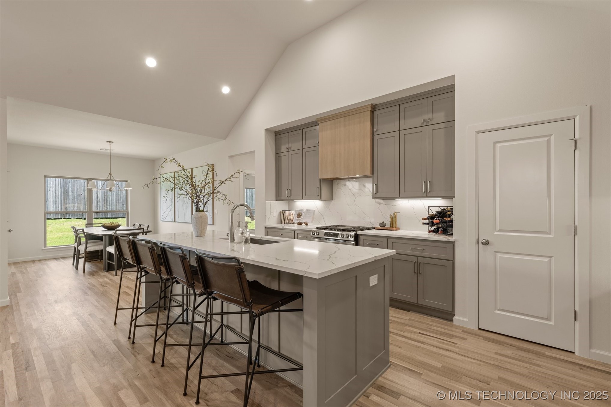 1331 N Beech Street Property Photo 16