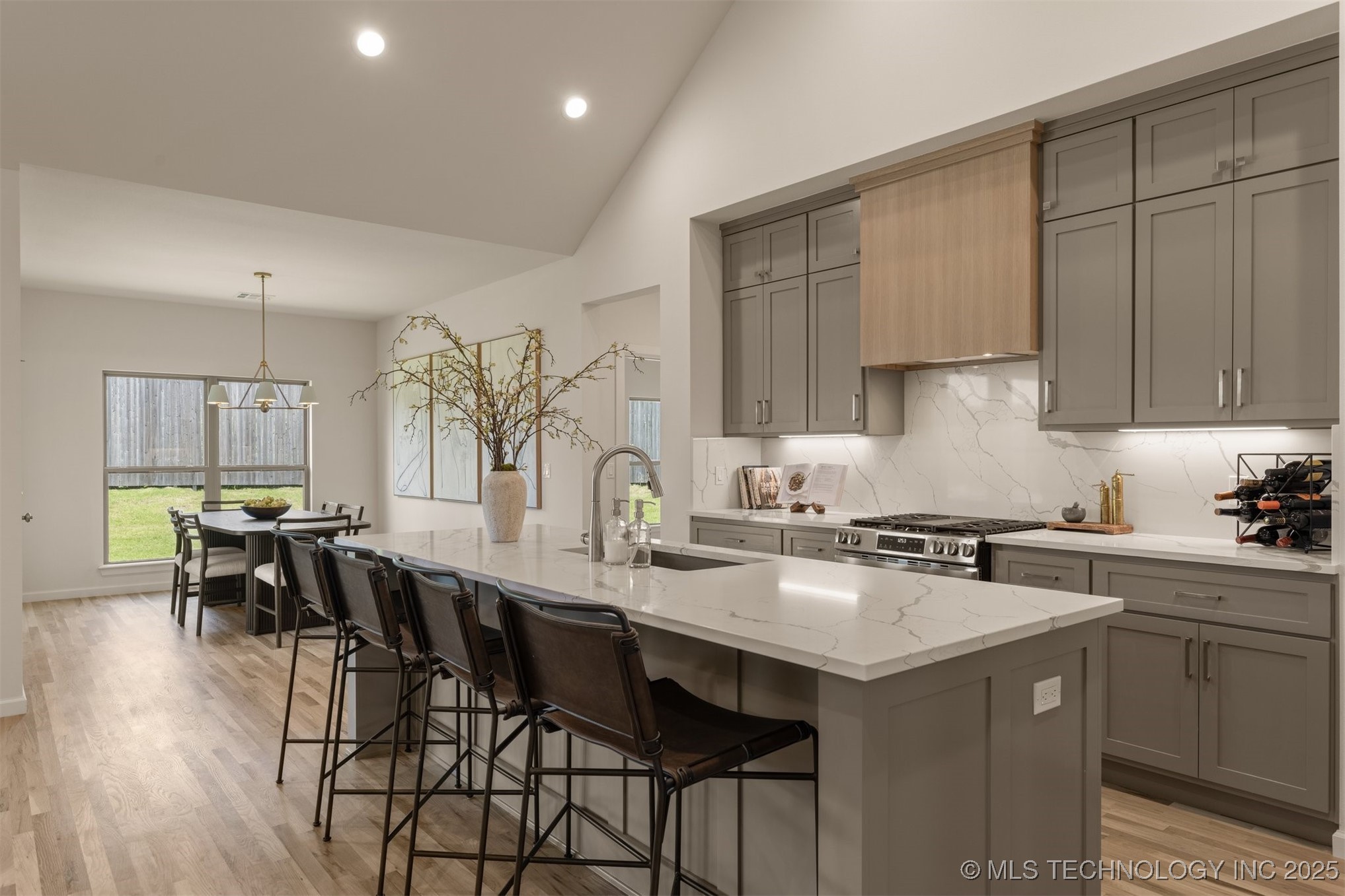 1331 N Beech Street Property Photo 17