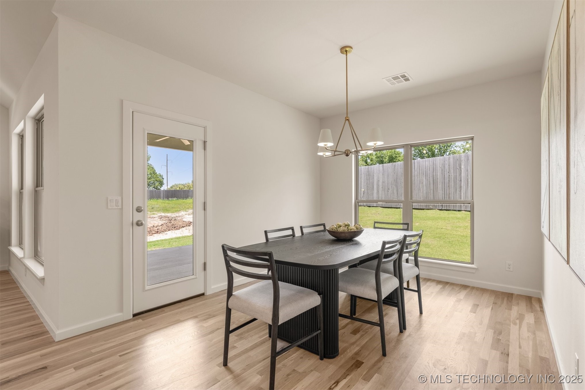 1331 N Beech Street Property Photo 25