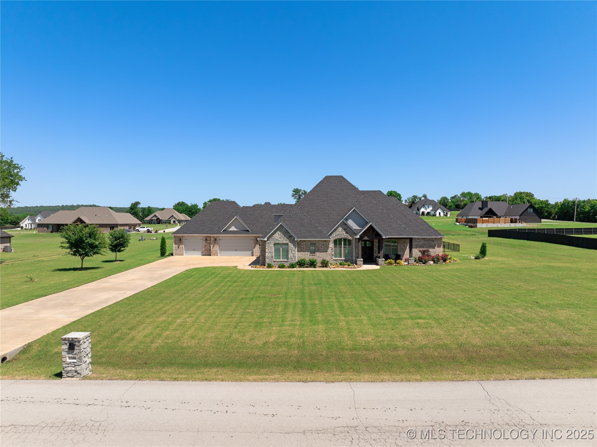 1580 Dawson Drive Property Photo 70