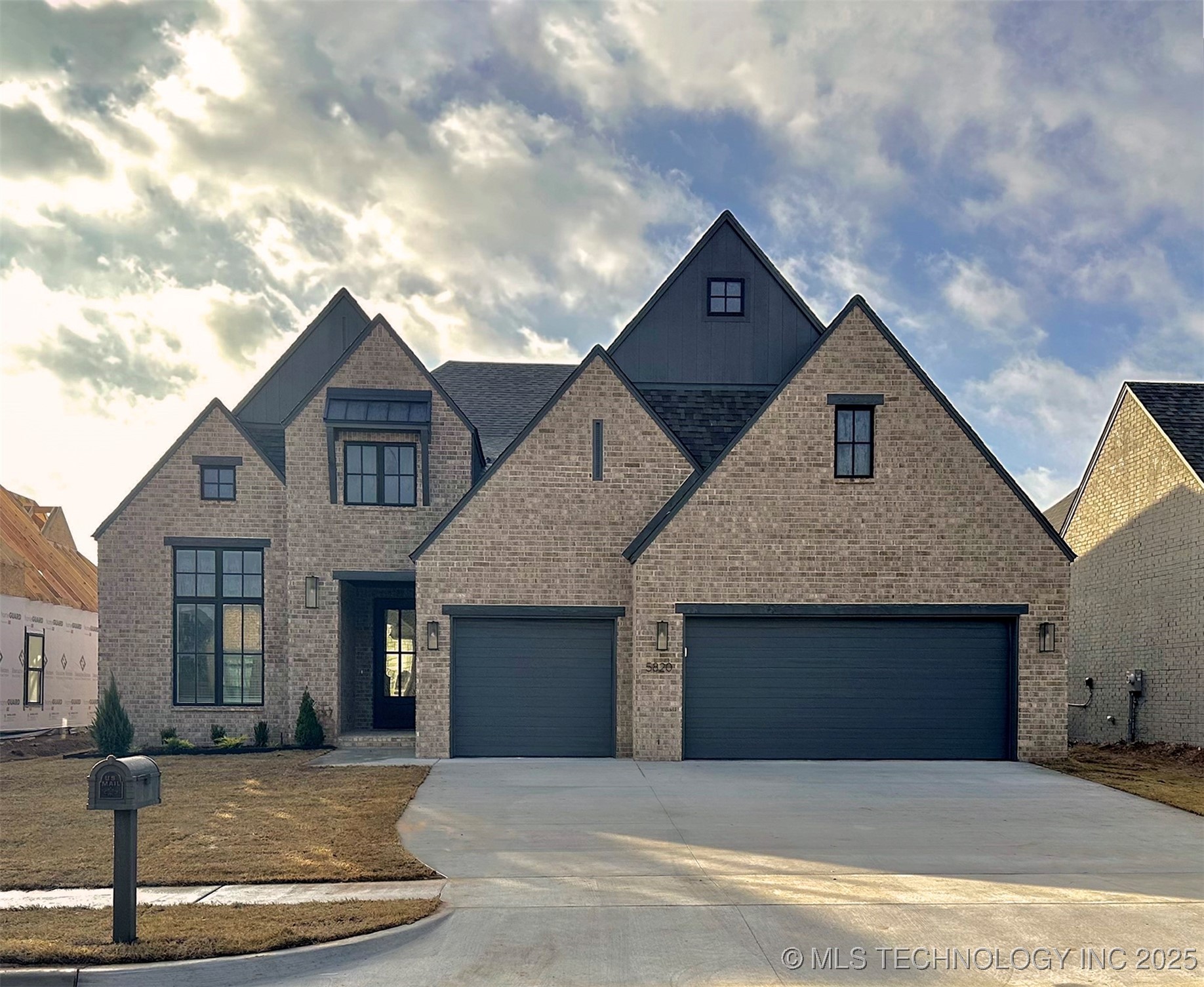 5820 E 127th Street S Property Photo 1