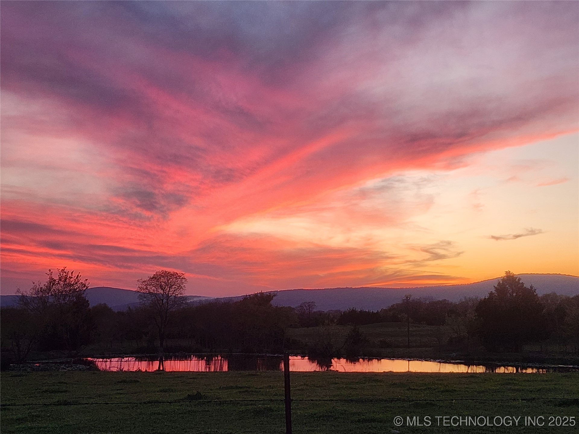 8014 Se Hwy 63 Property Photo 2