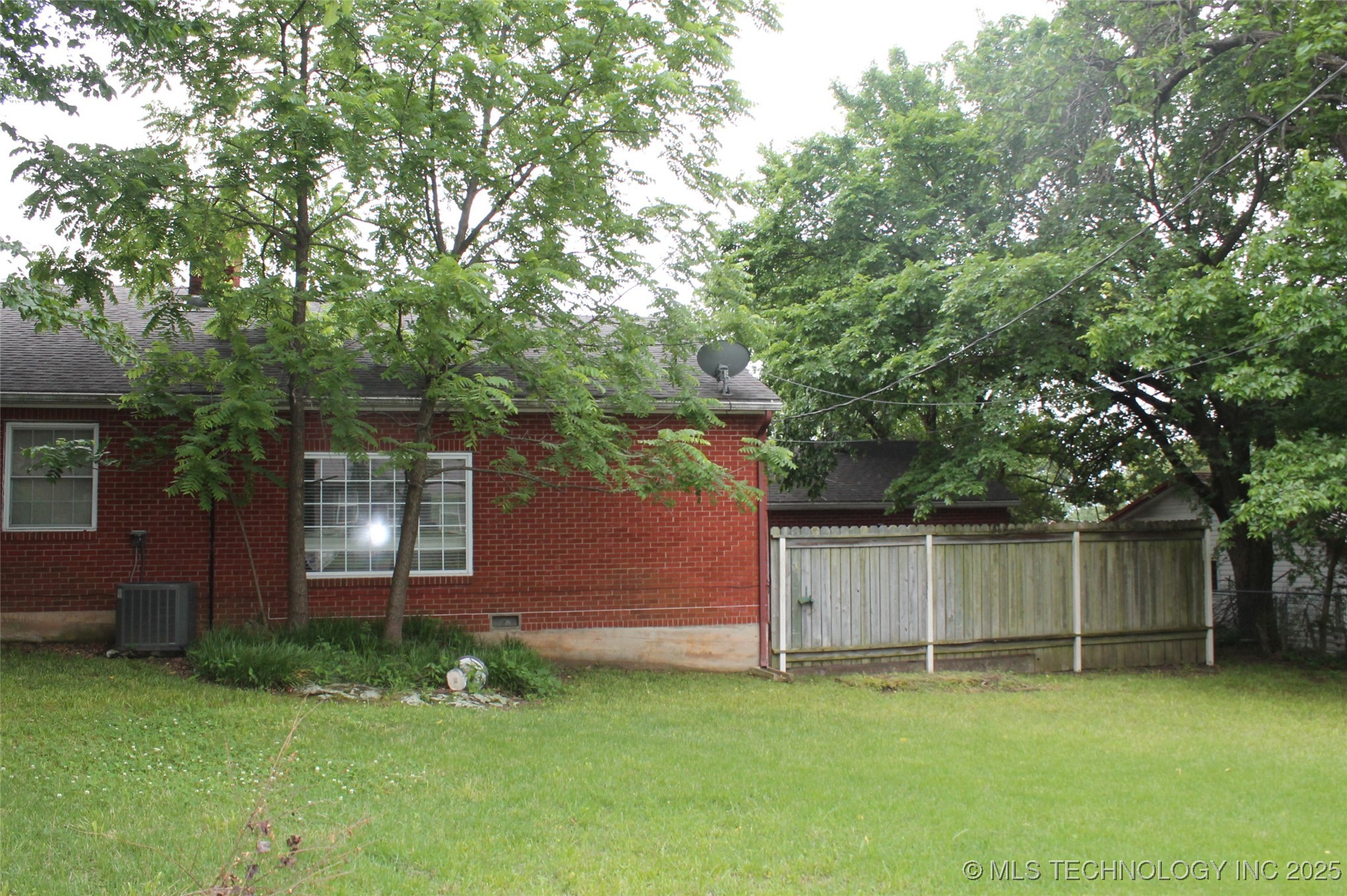 1507 E Seminole Property Photo 23