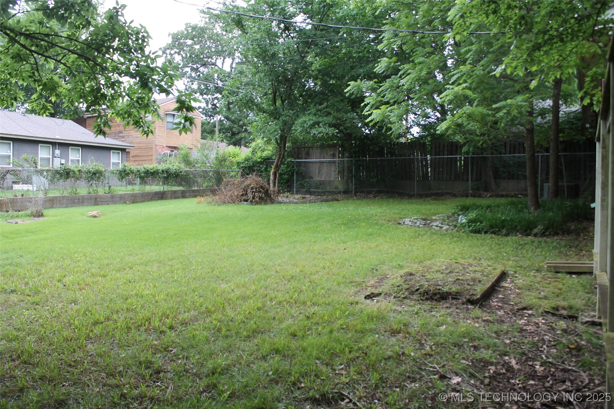 1507 E Seminole Property Photo 26