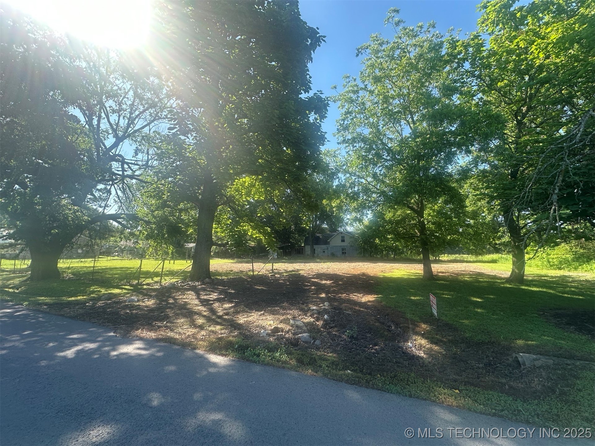 1622 Maple Street Property Photo 3