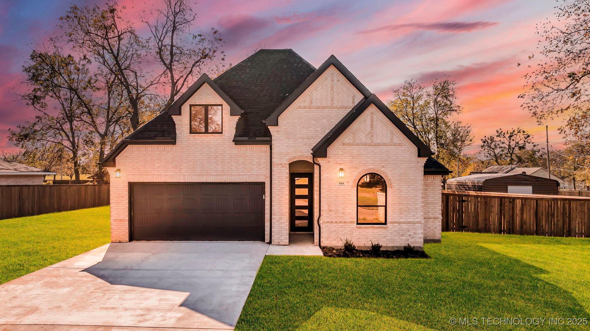 408 E Cherokee Street Property Photo 1