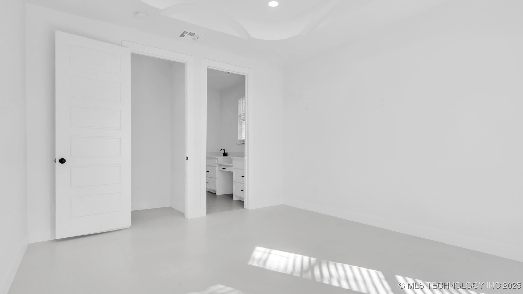 408 E Cherokee Street Property Photo 25