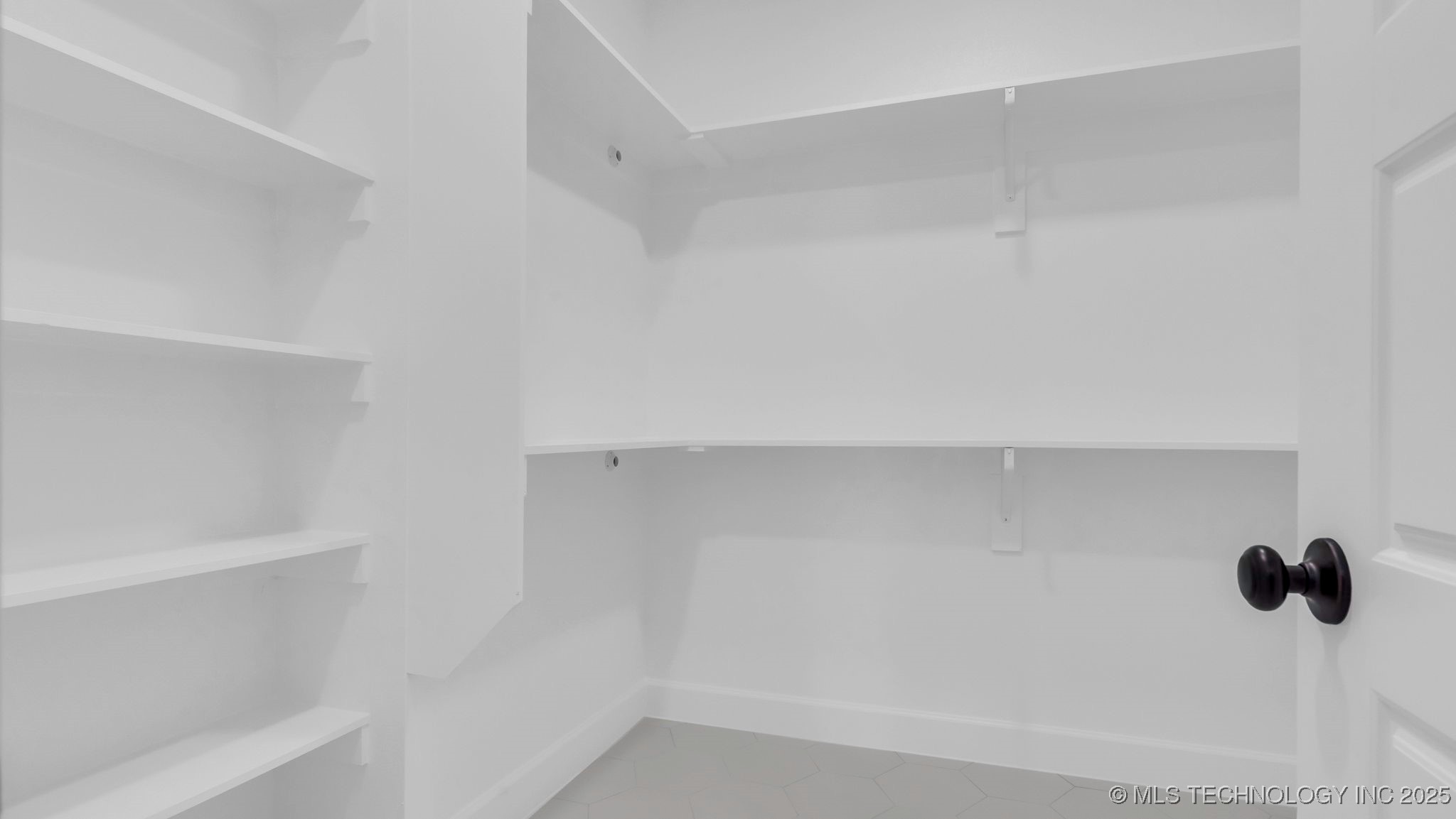 408 E Cherokee Street Property Photo 33