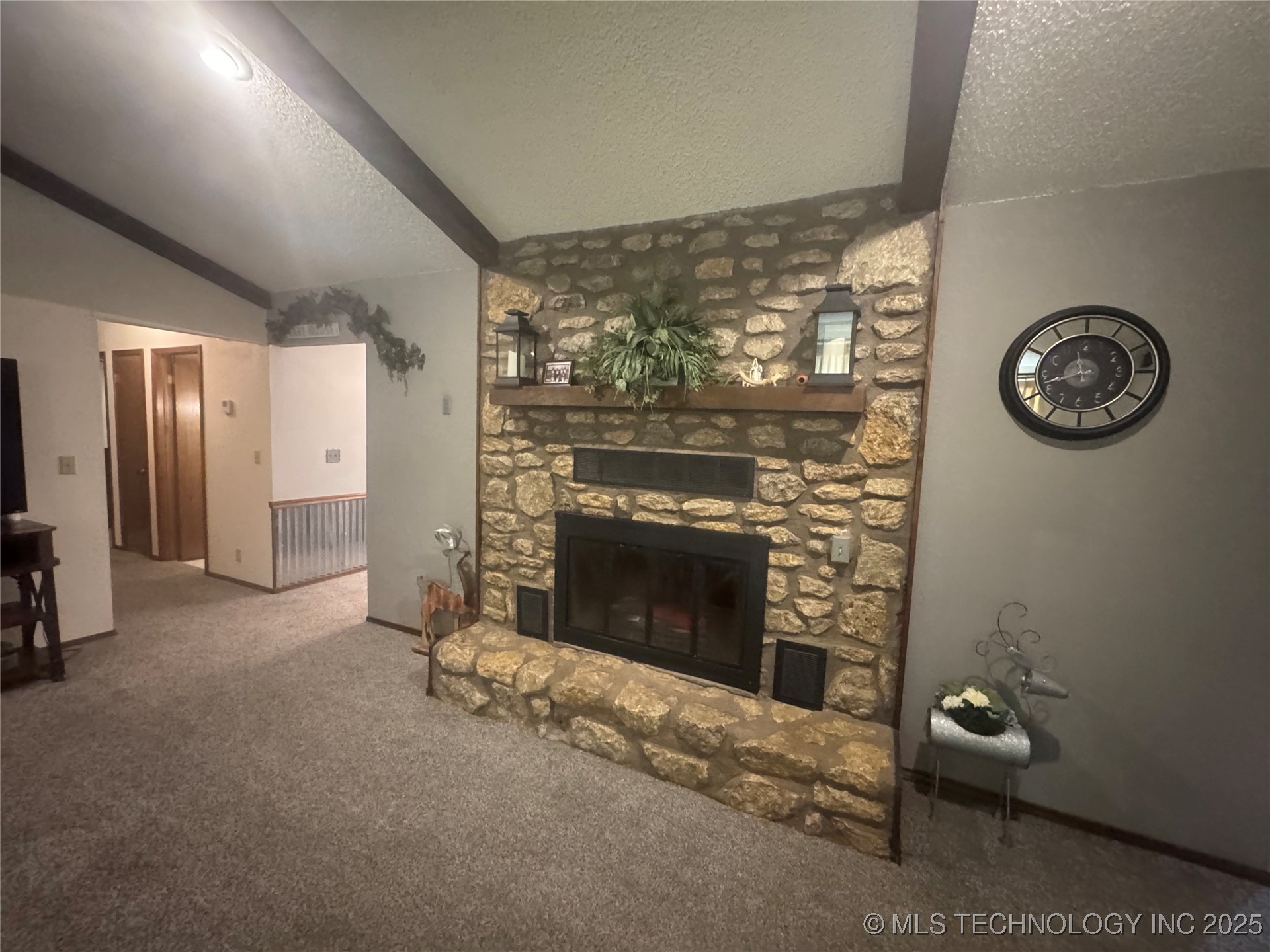 909 Bayshore Drive Property Photo 6