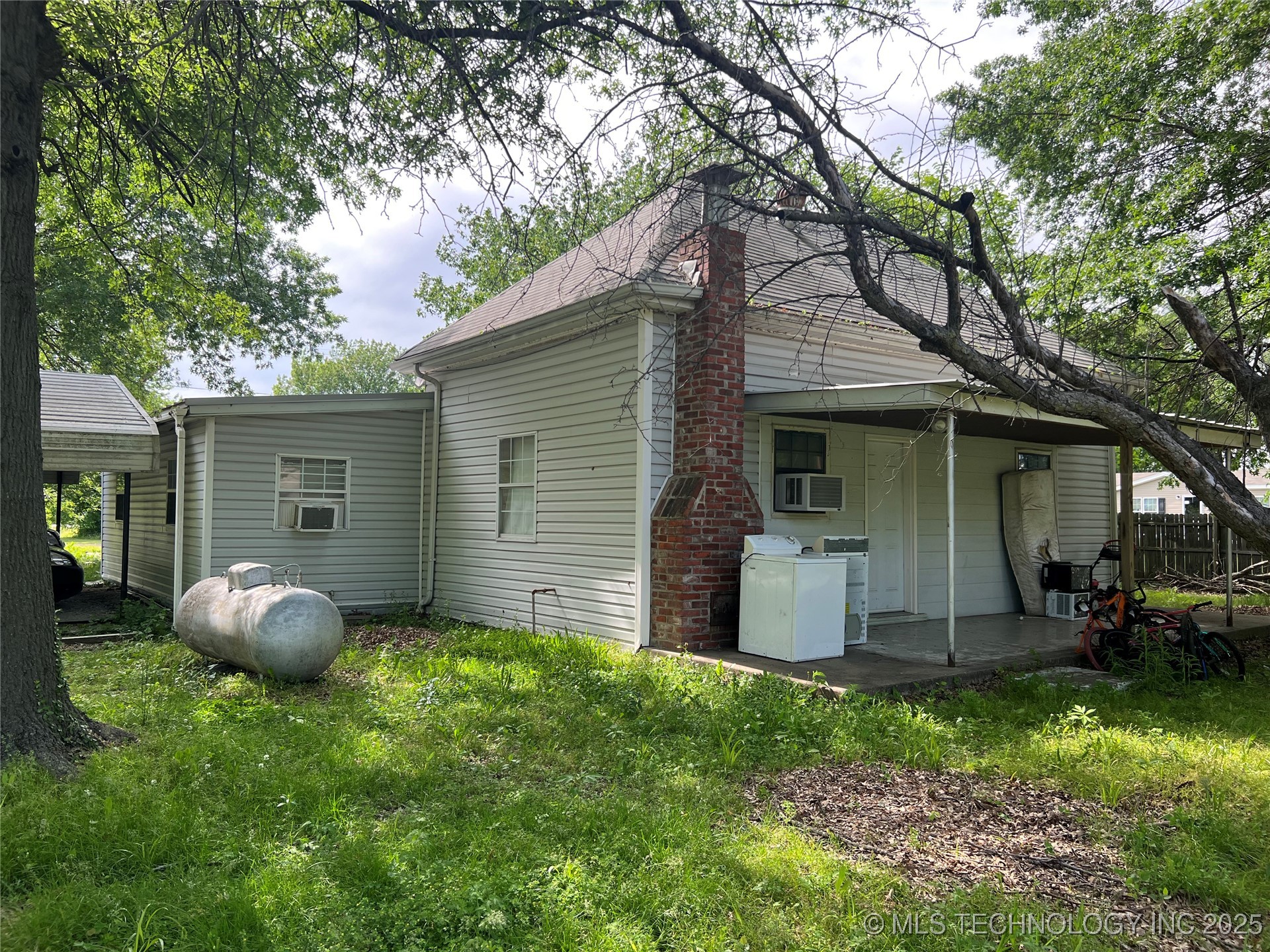 309 Albany Street Property Photo 1