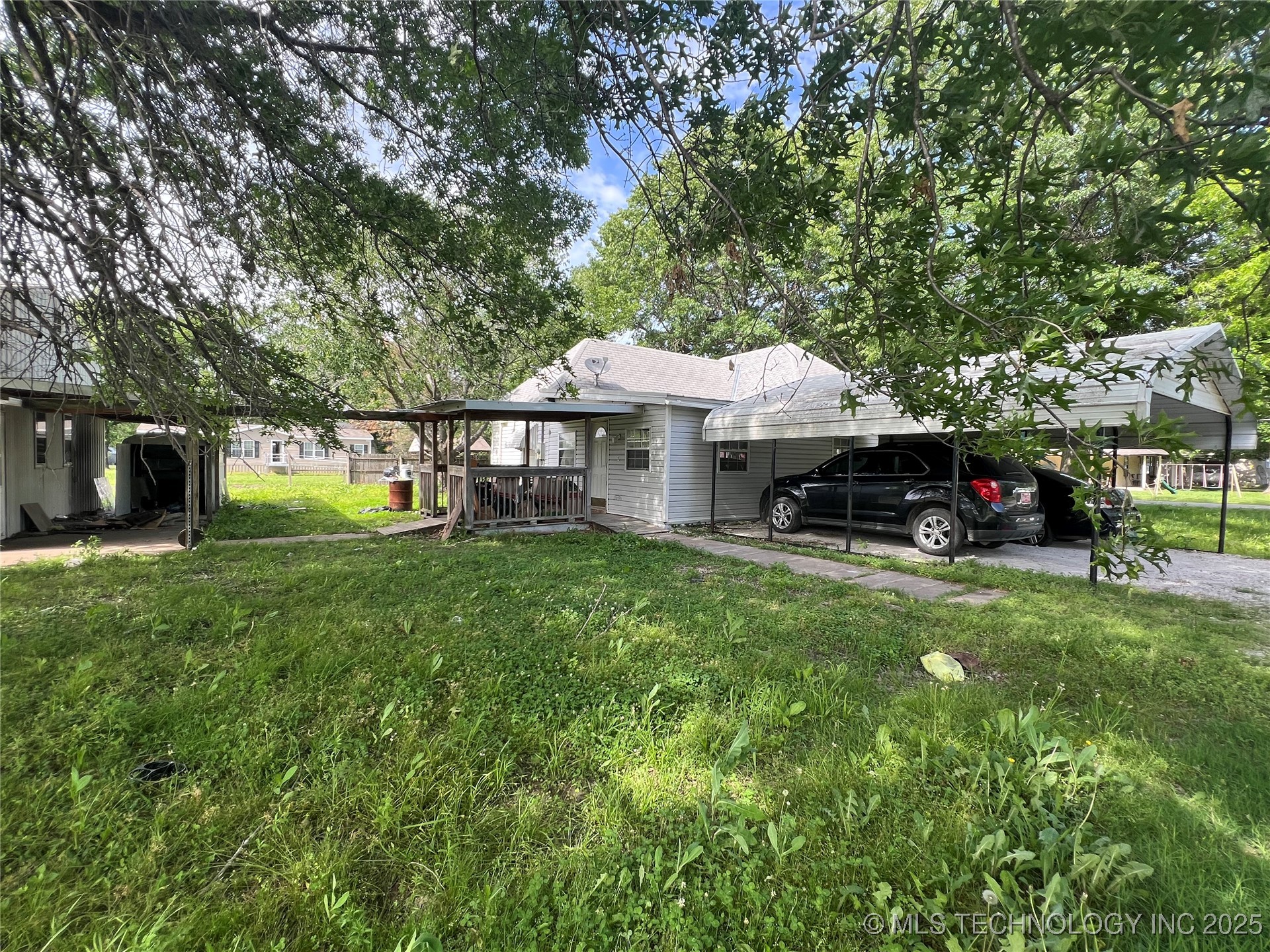 309 Albany Street Property Photo 2