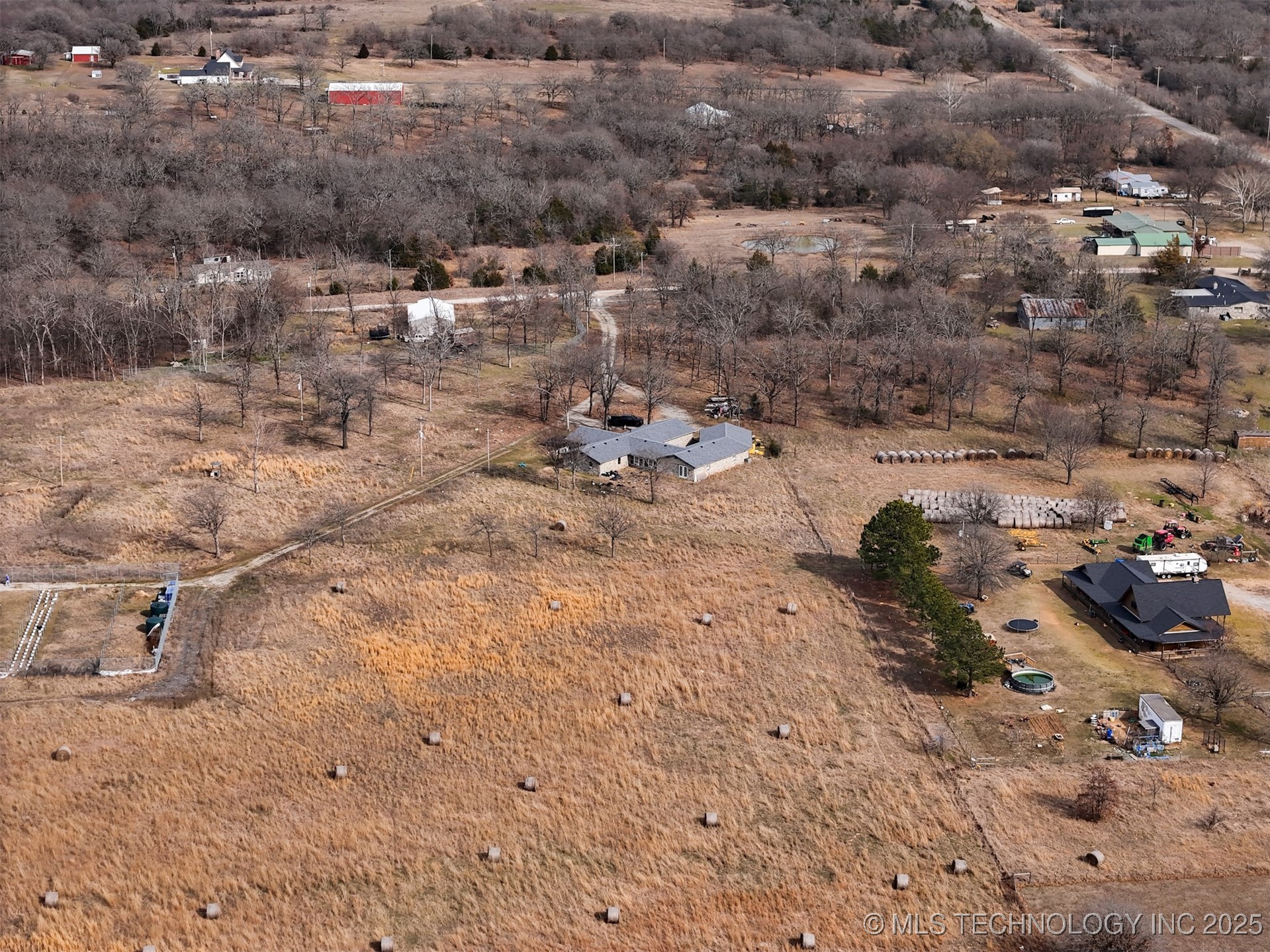 24833 S 200 Road Property Photo 2