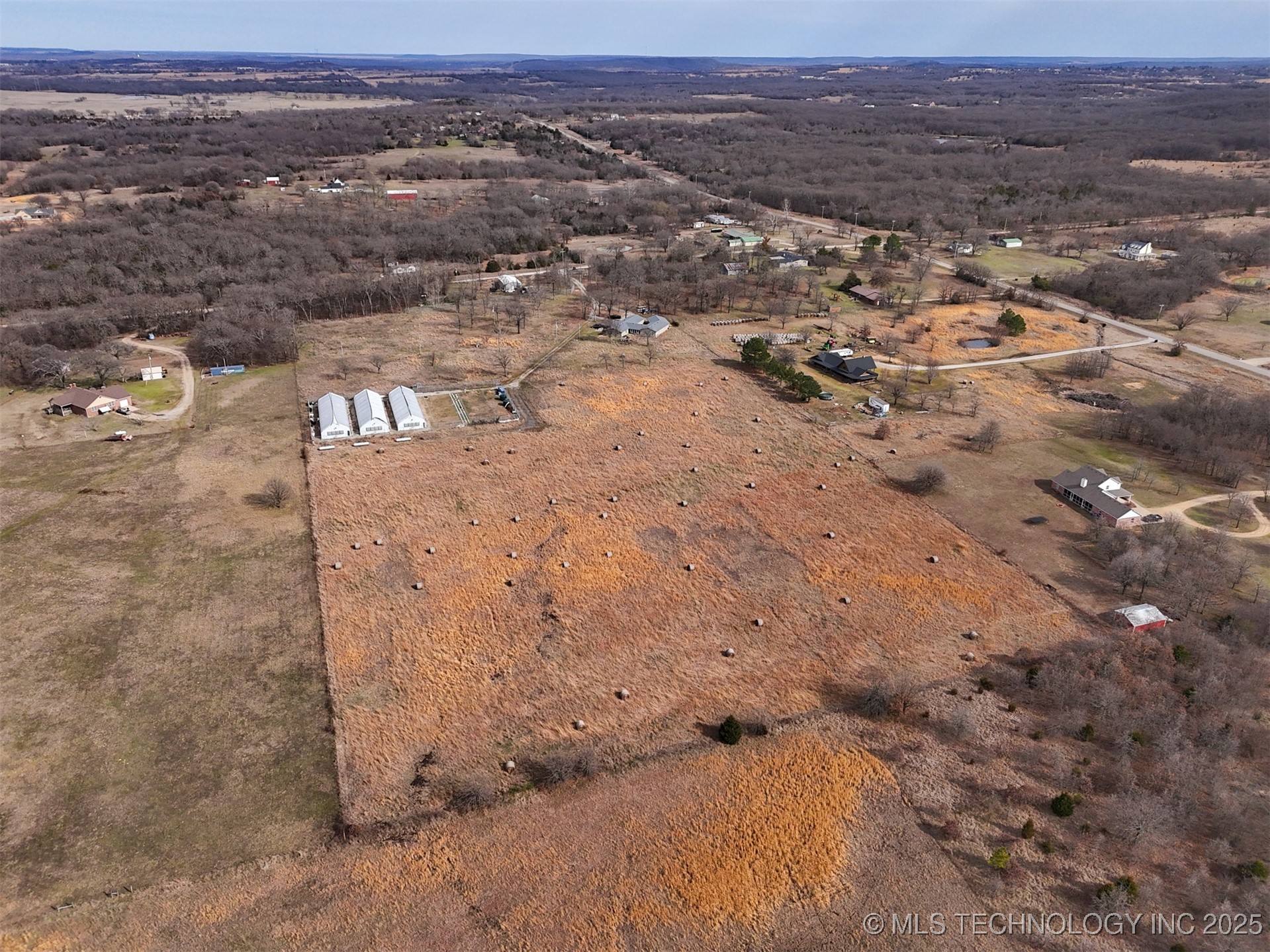 24833 S 200 Road Property Photo 4