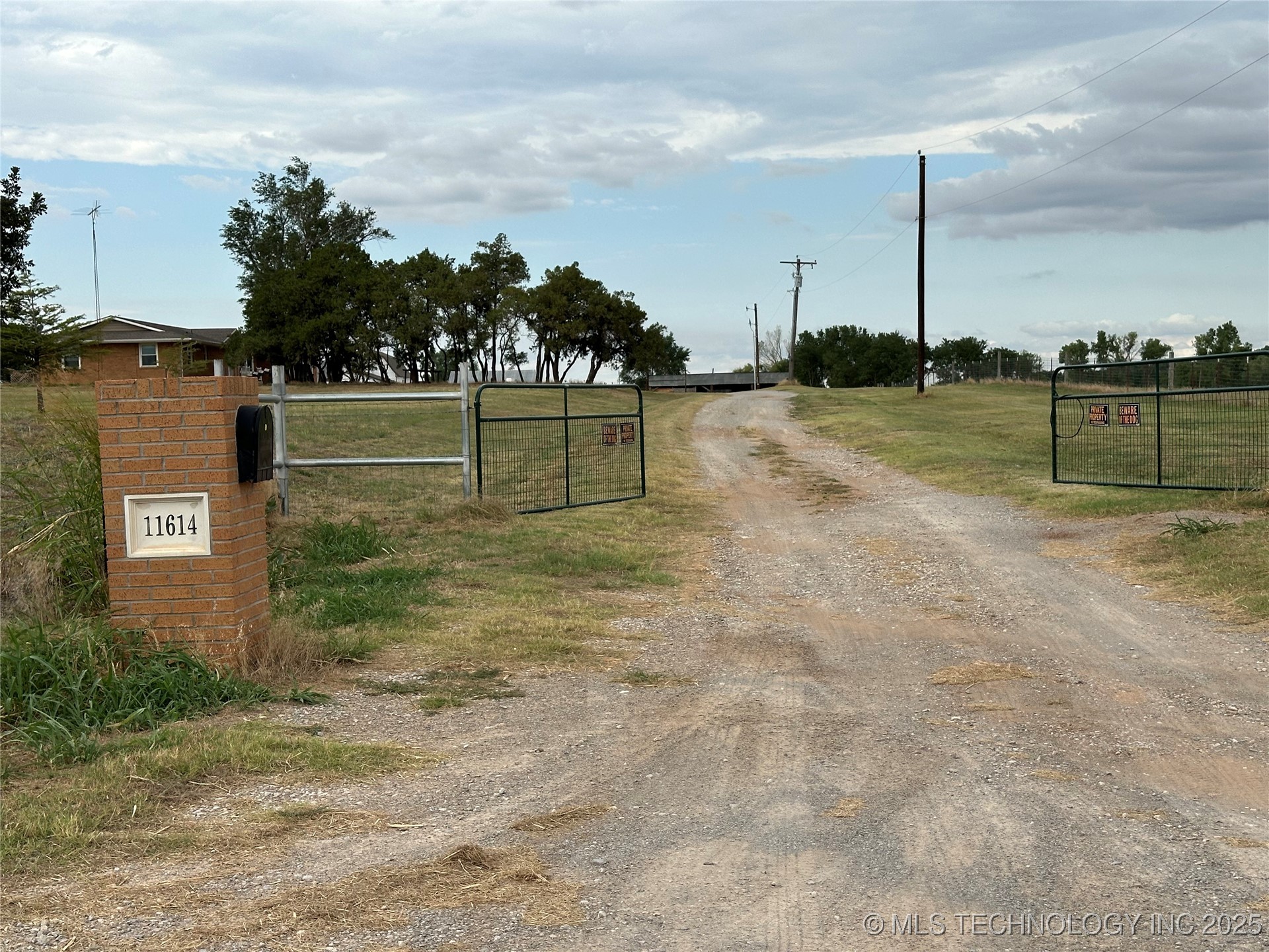 11614 W Rupe Property Photo 8