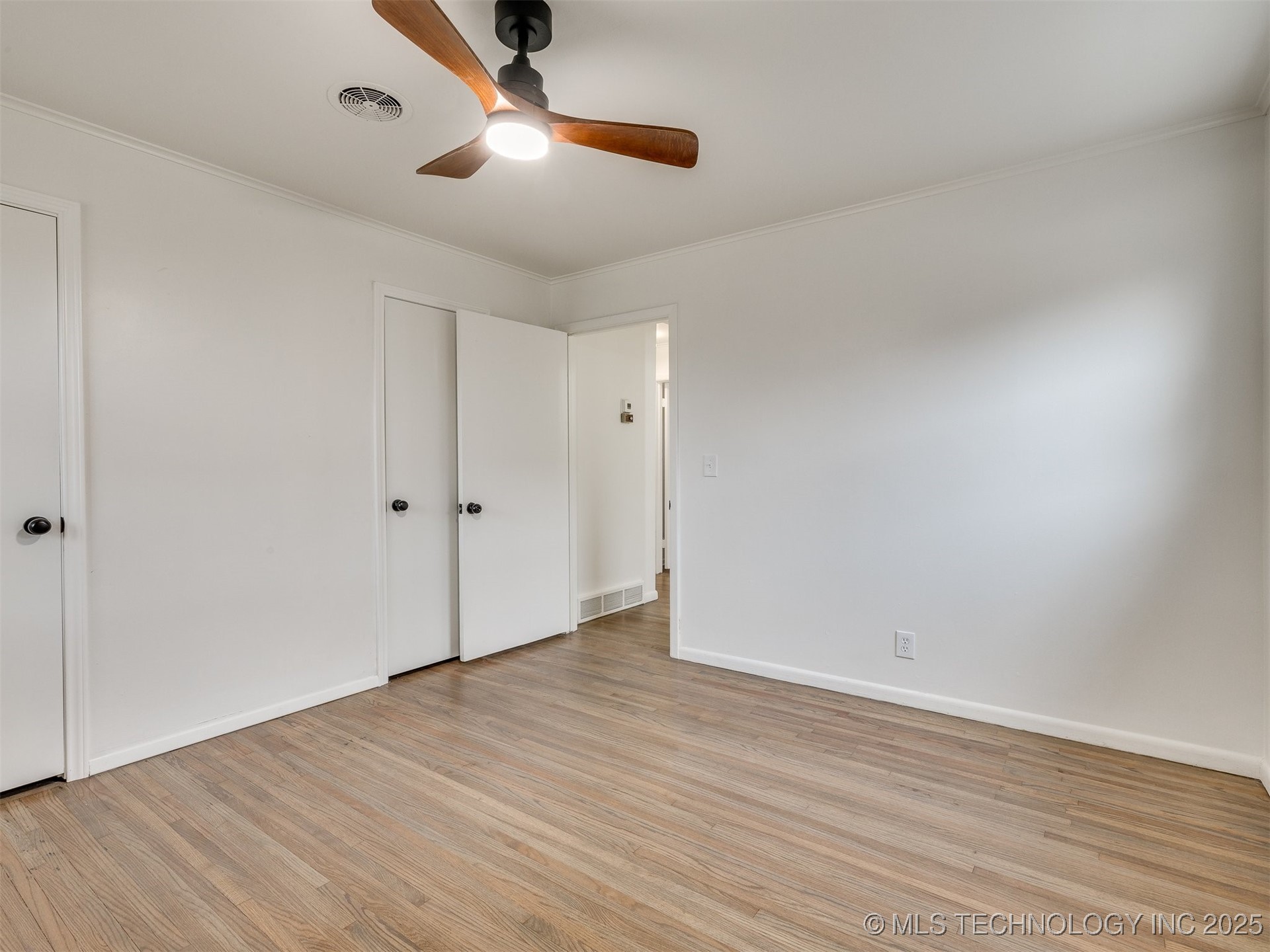 2528 E 57th Street Property Photo 65