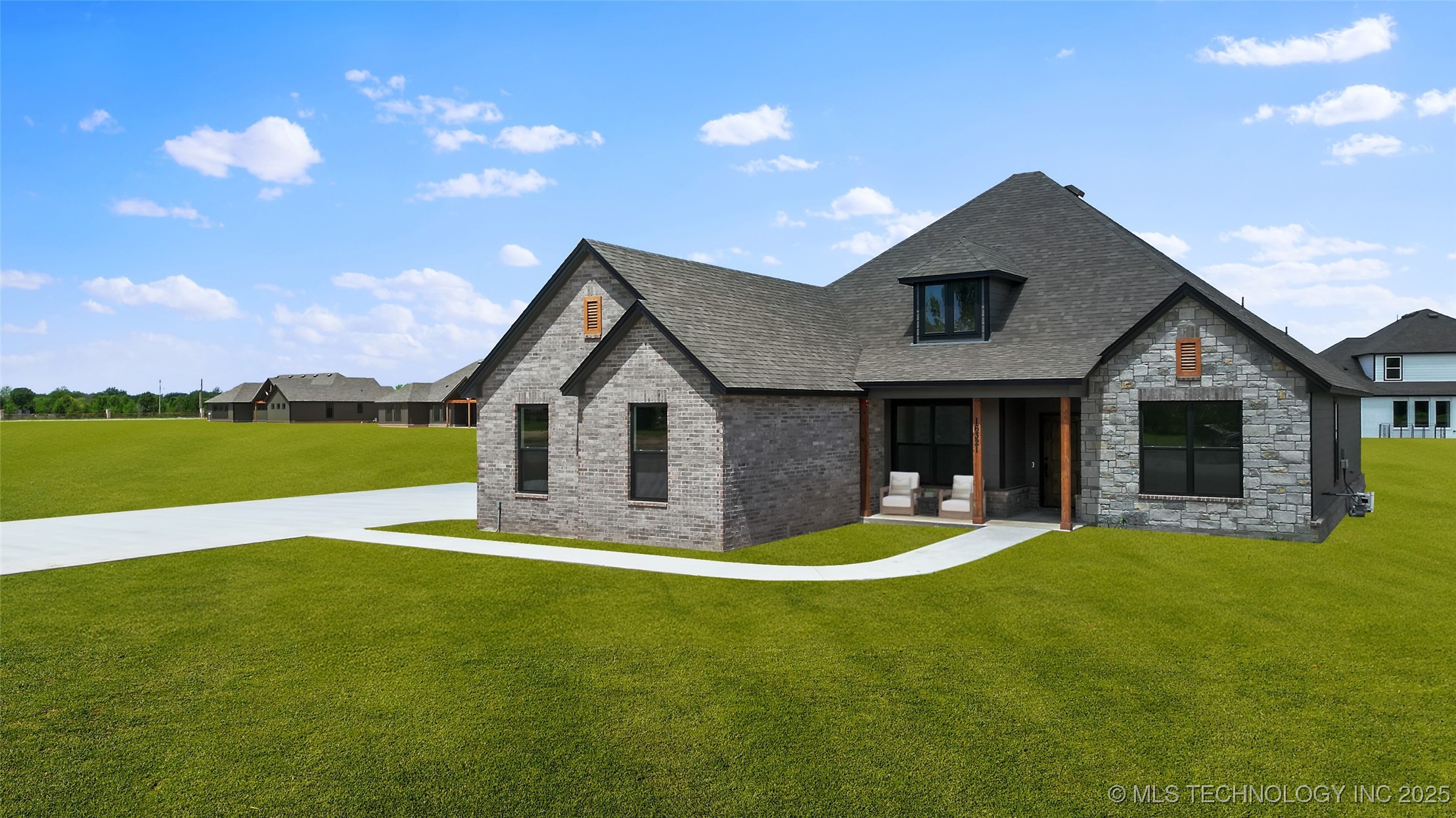 16321 E 101st Street North Property Photo 1