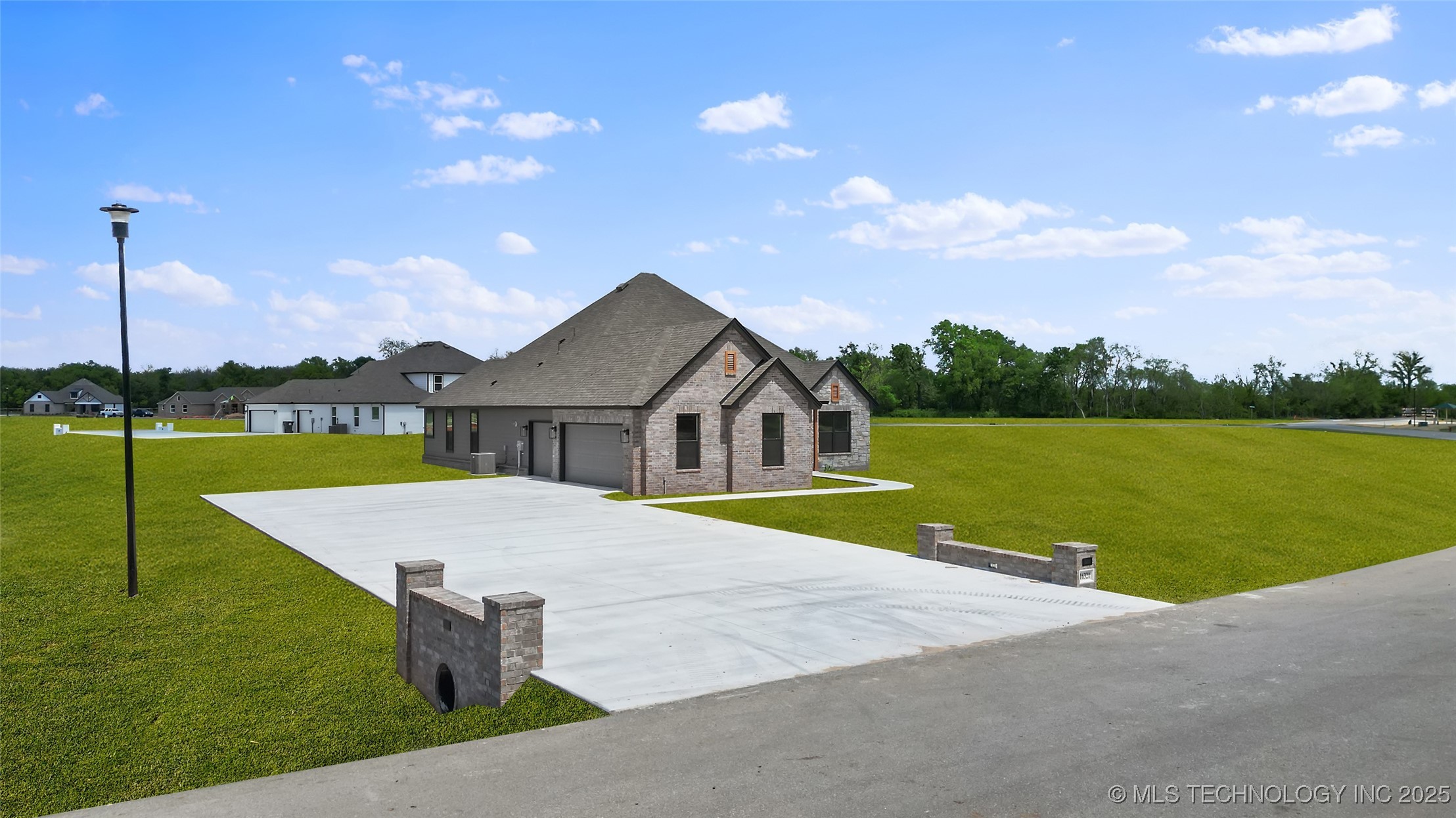 16321 E 101st Street North Property Photo 4