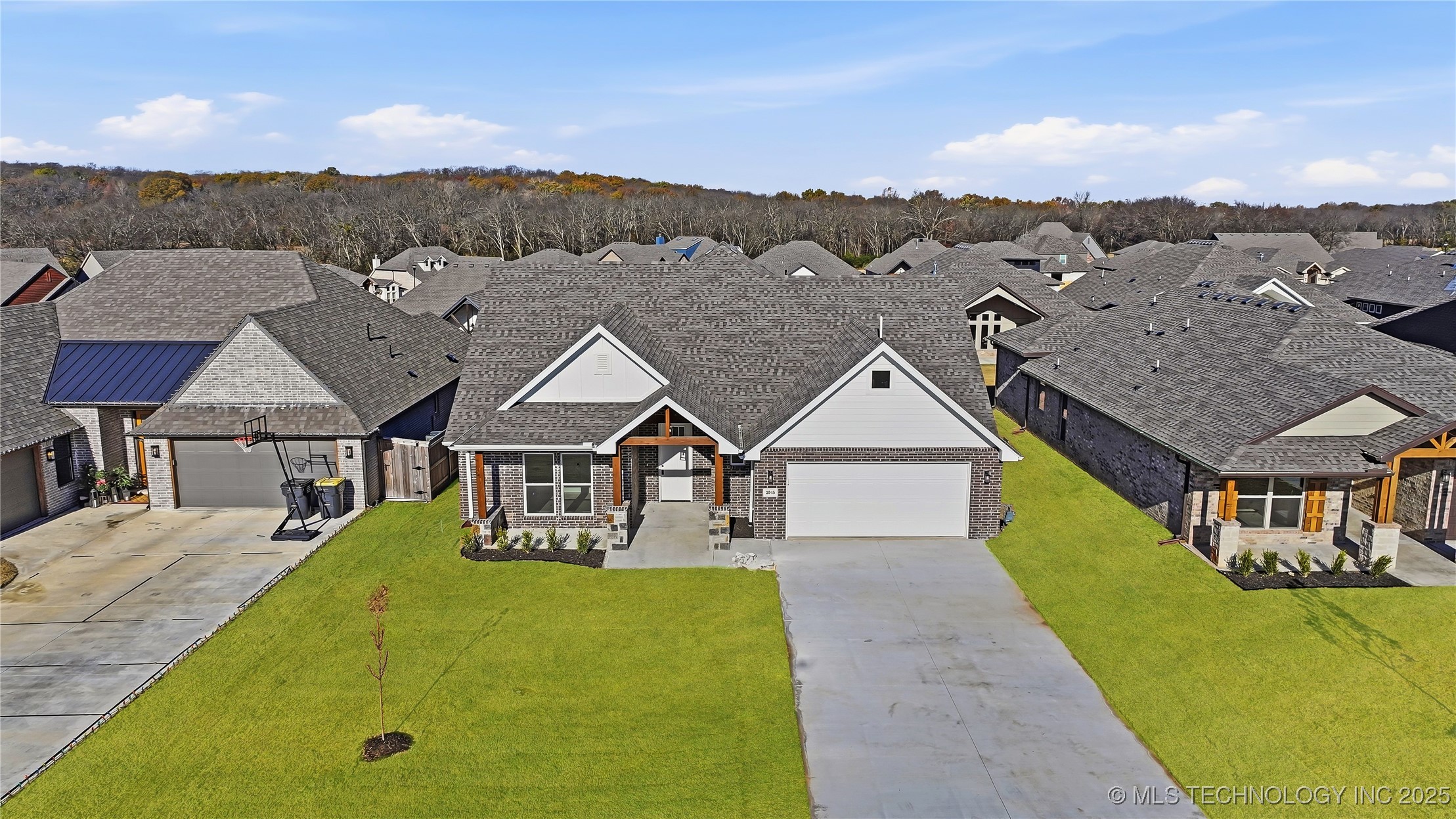 2045 E 130th Street S Property Photo 2