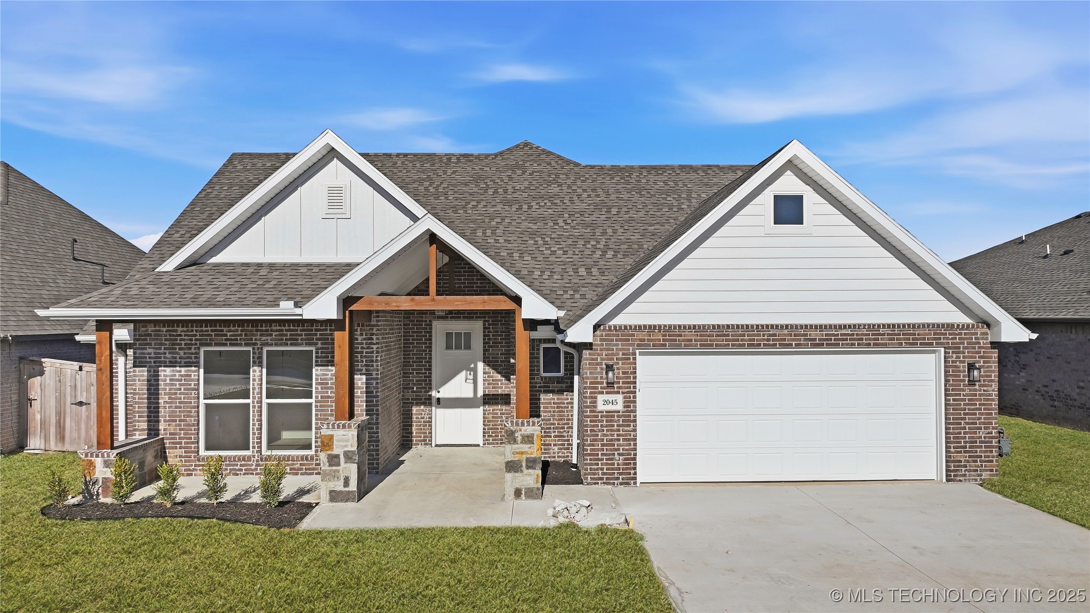 2045 E 130th Street S Property Photo 3