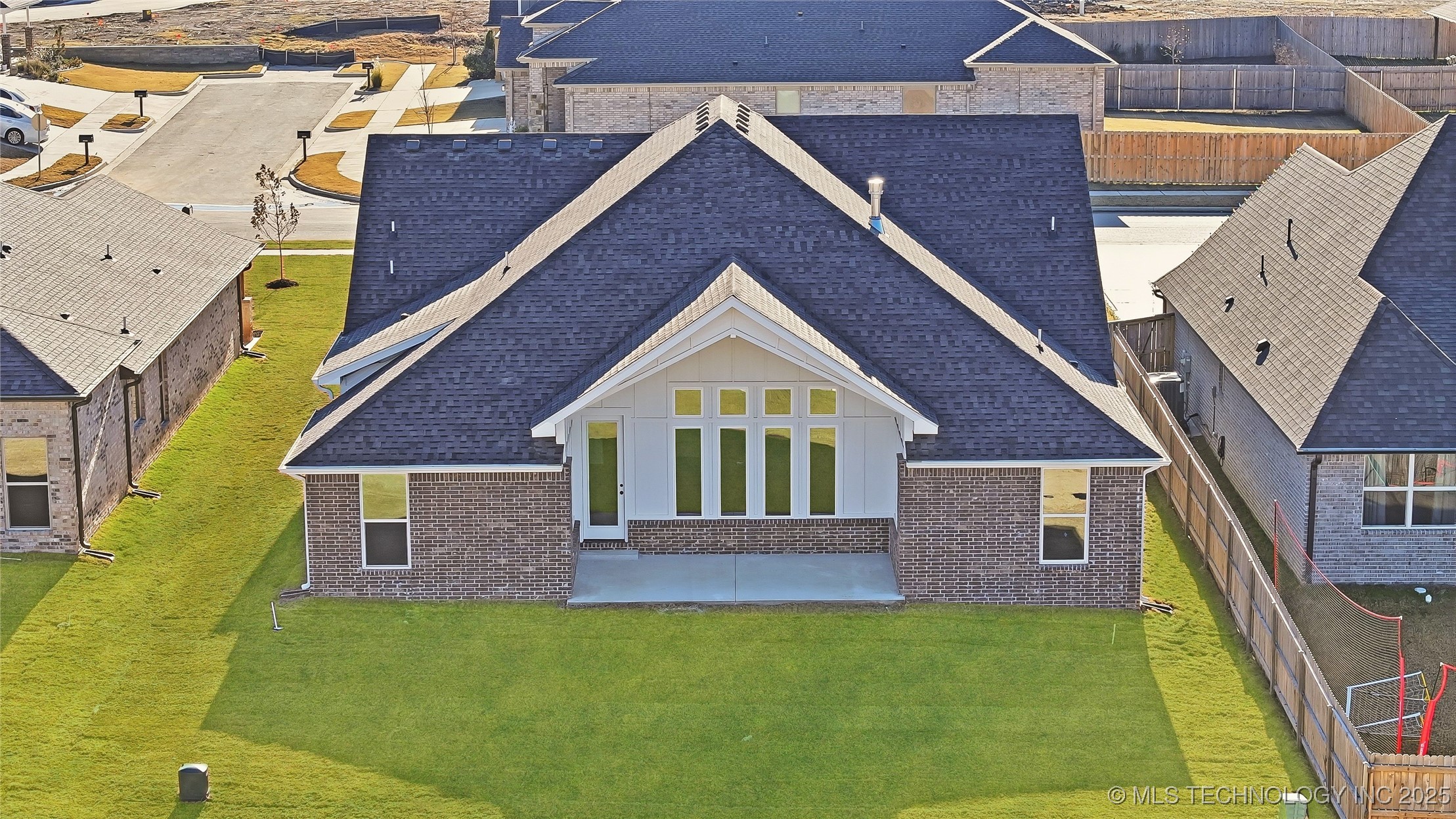 2045 E 130th Street S Property Photo 6