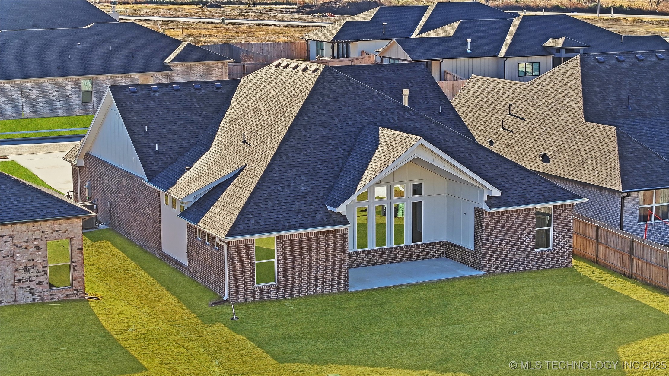 2045 E 130th Street S Property Photo 7