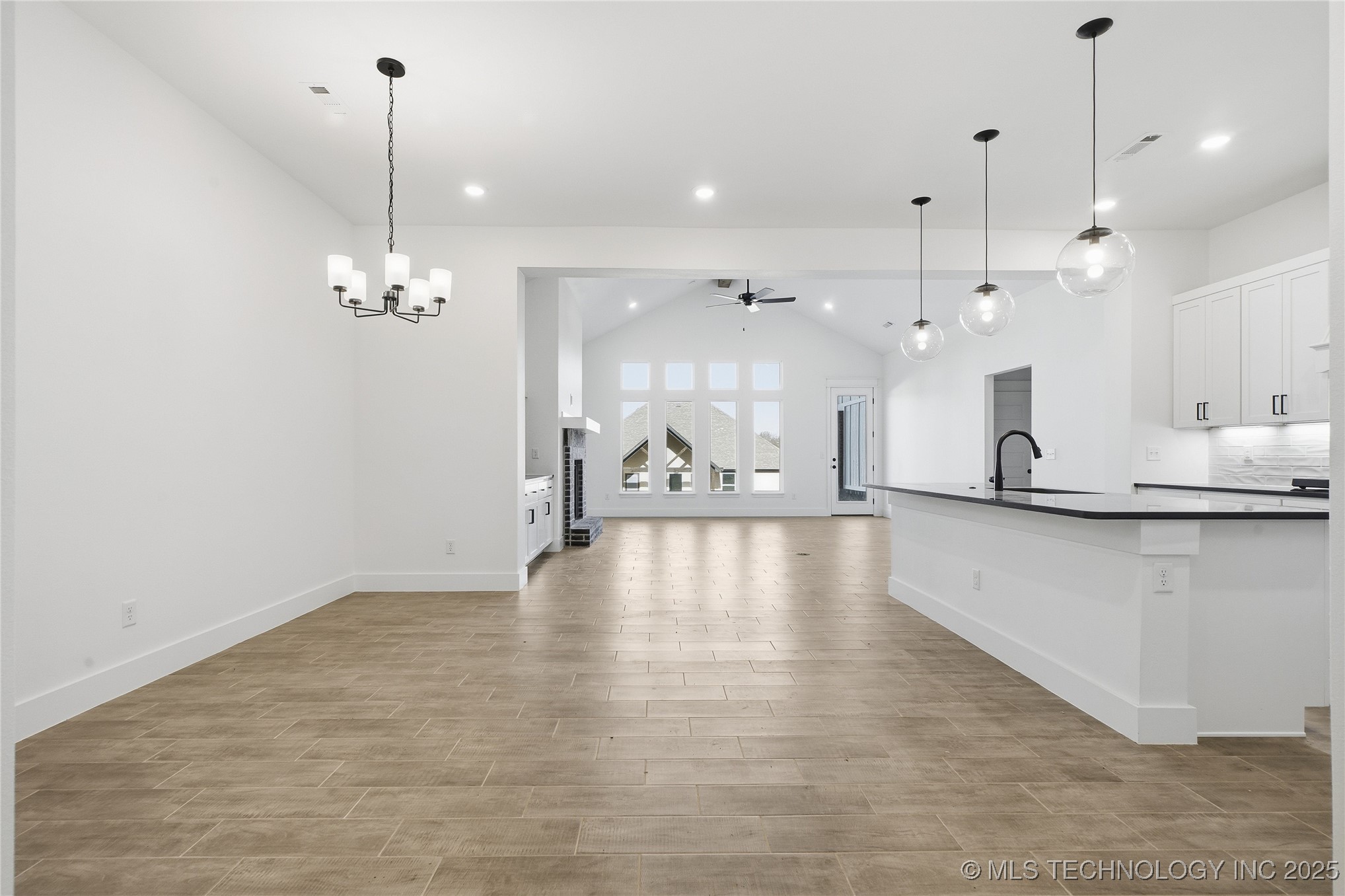 2045 E 130th Street S Property Photo 10