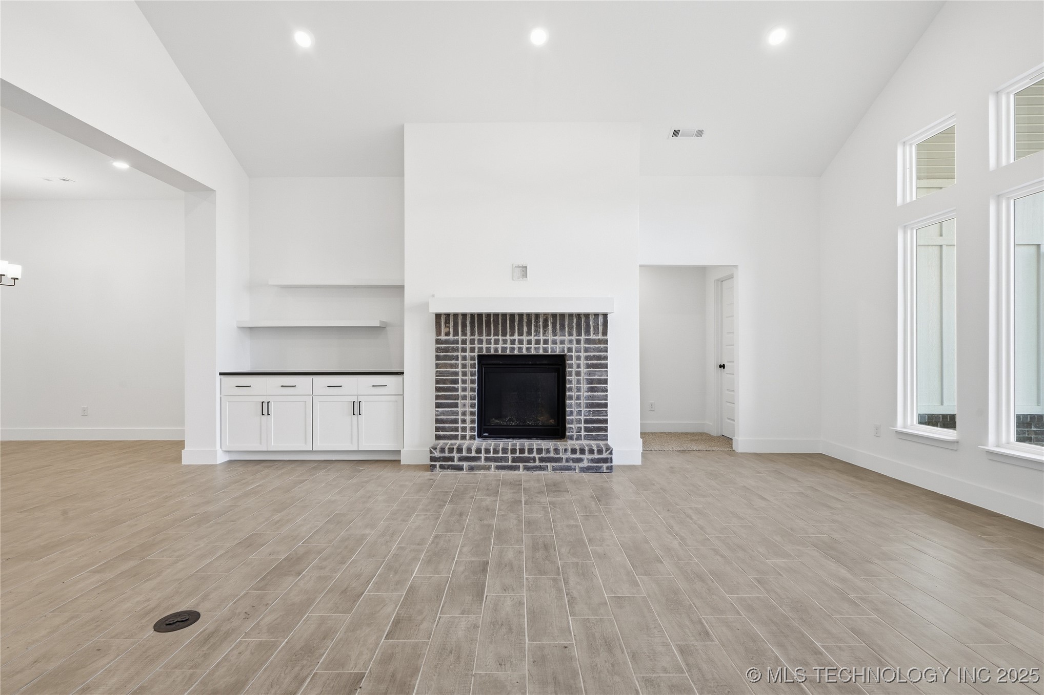 2045 E 130th Street S Property Photo 14