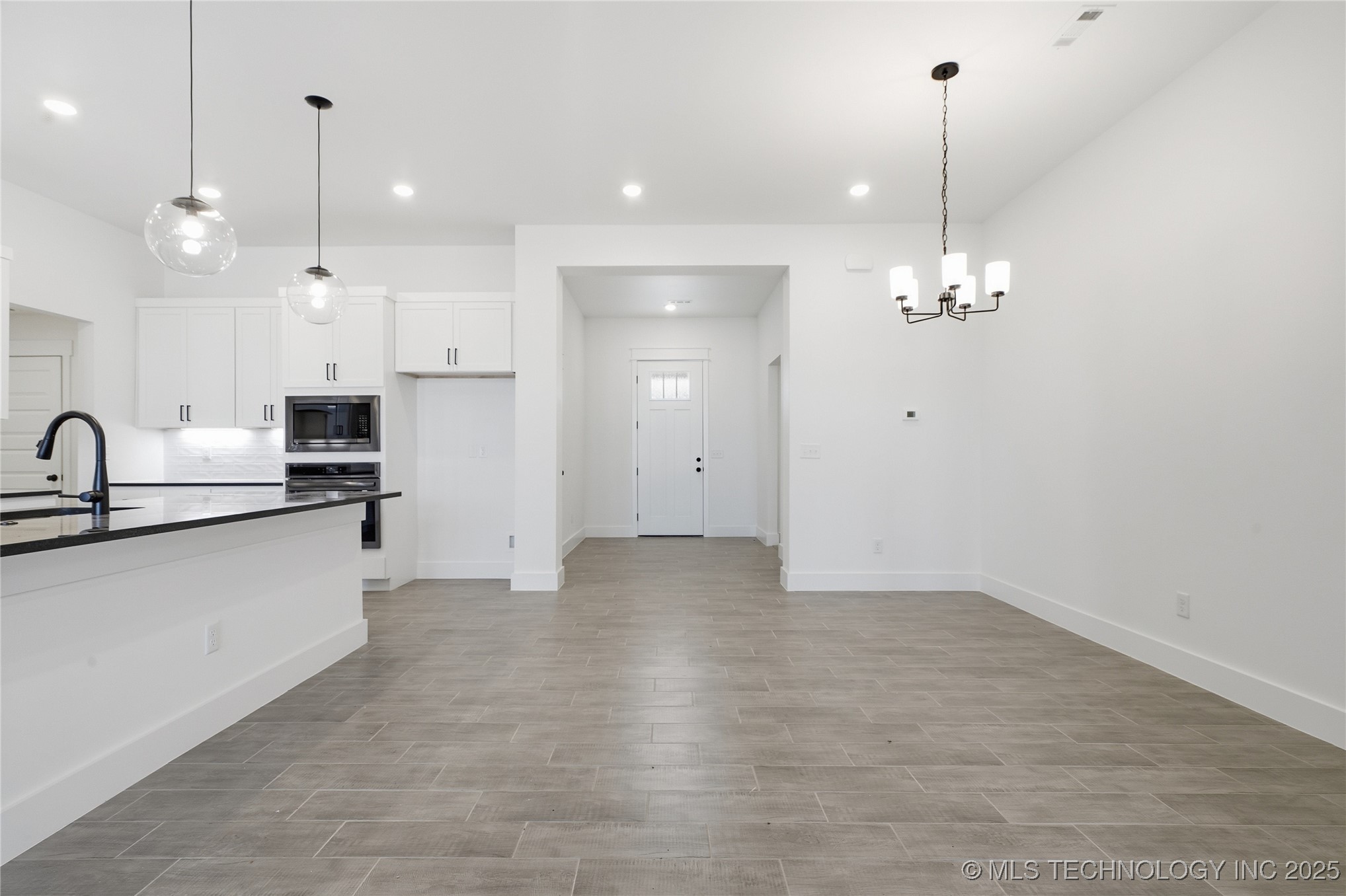 2045 E 130th Street S Property Photo 25