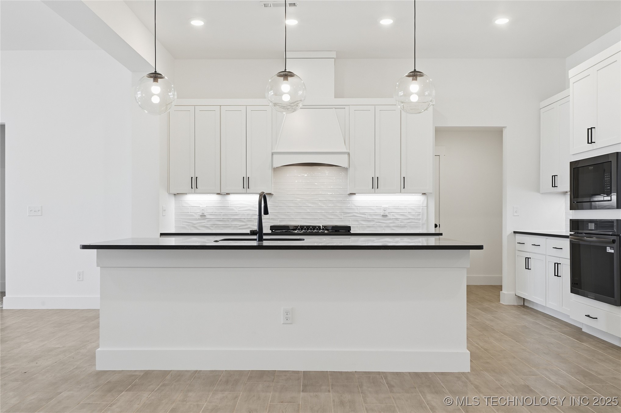 2045 E 130th Street S Property Photo 26