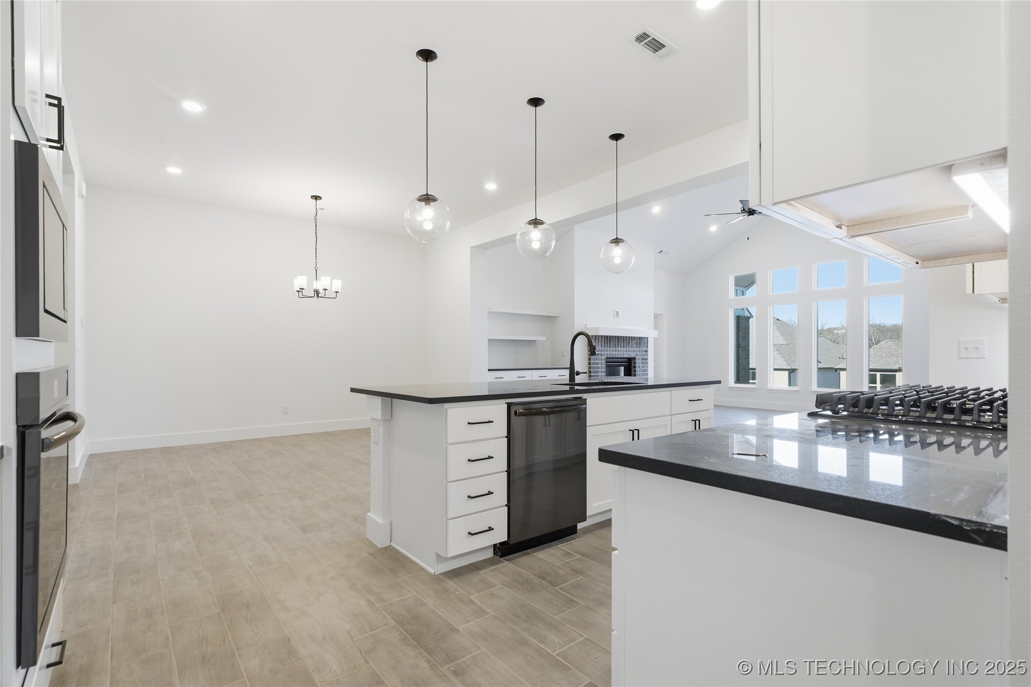 2045 E 130th Street S Property Photo 30