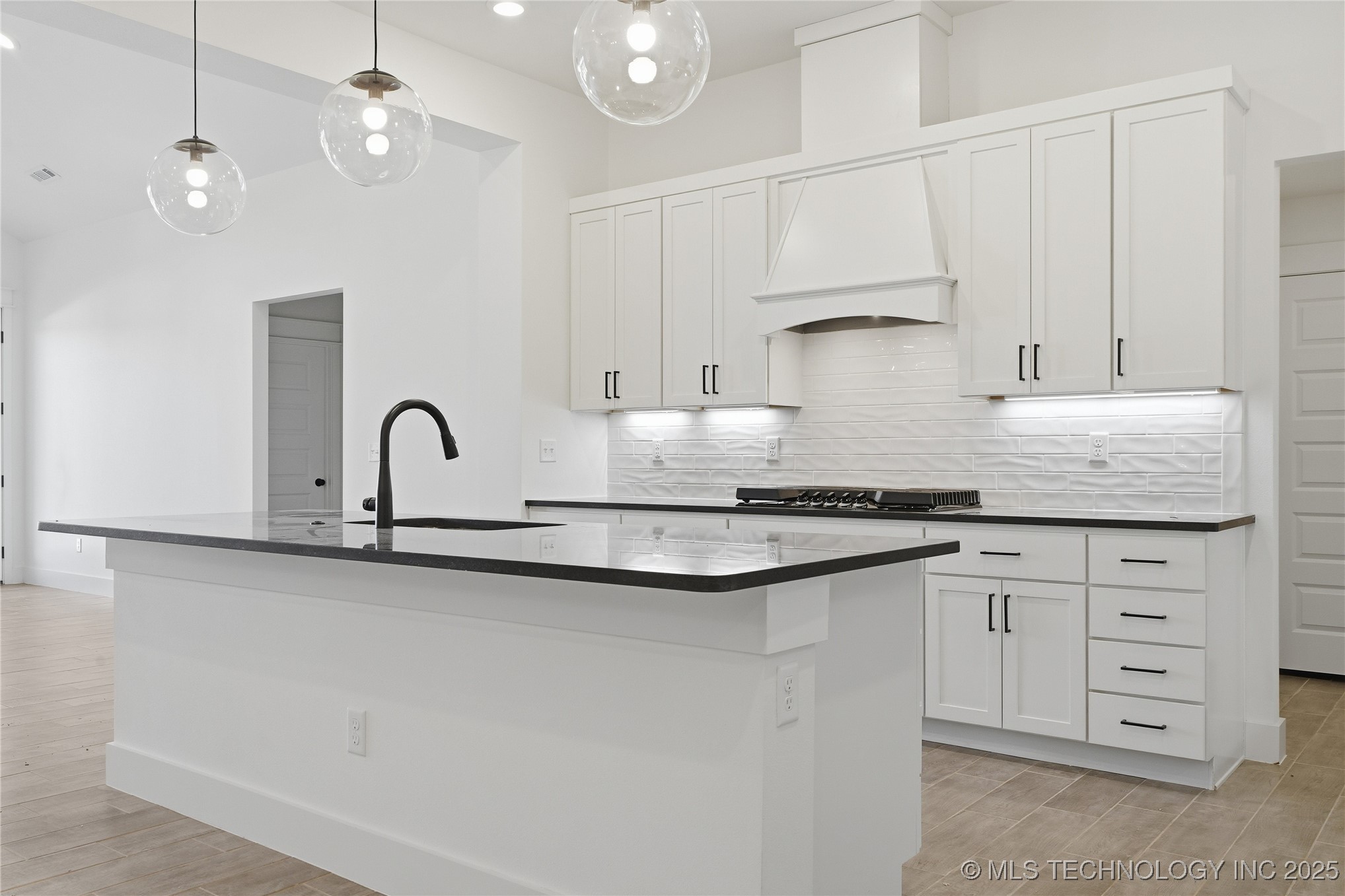 2045 E 130th Street S Property Photo 31