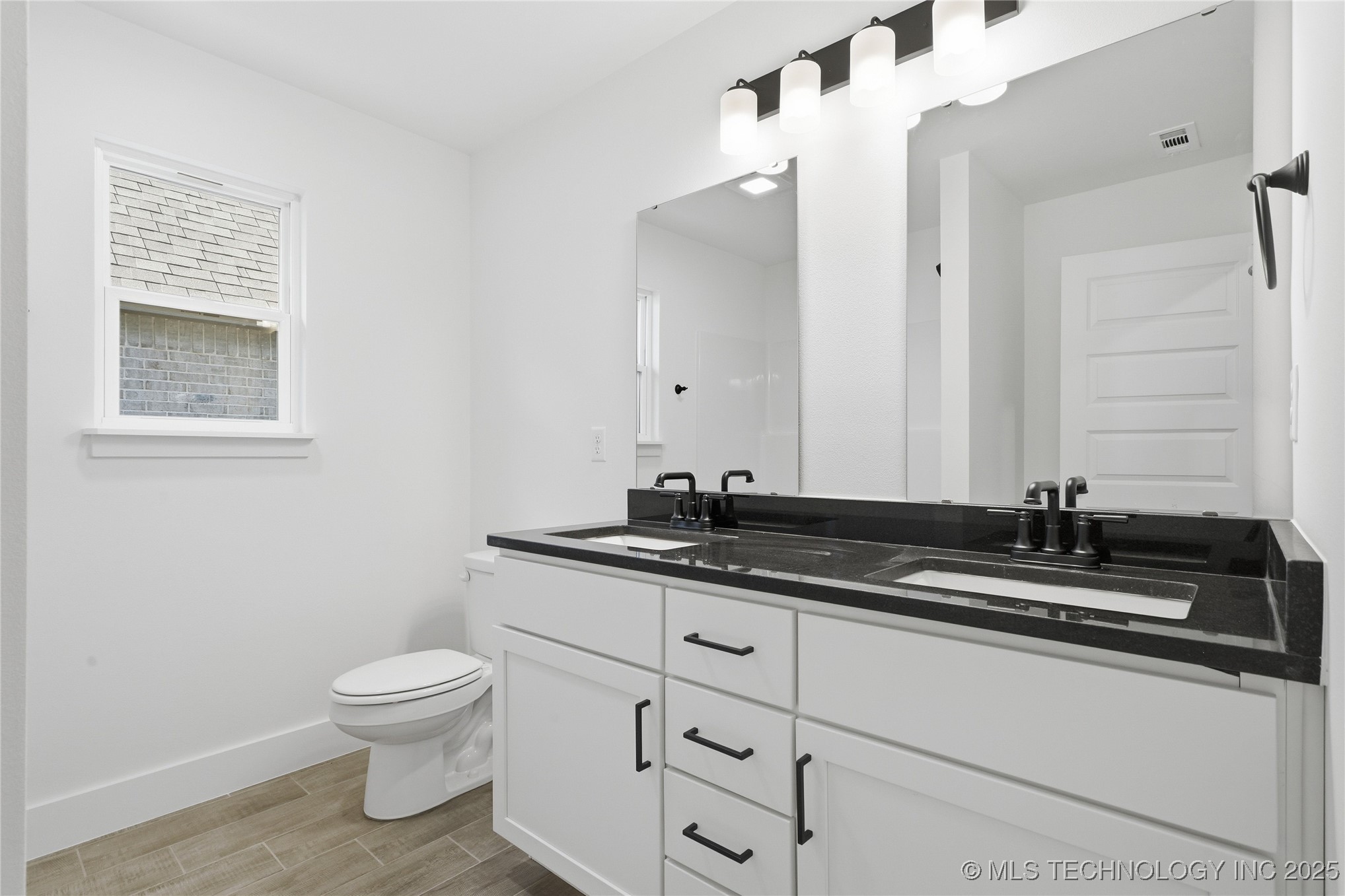 2045 E 130th Street S Property Photo 41