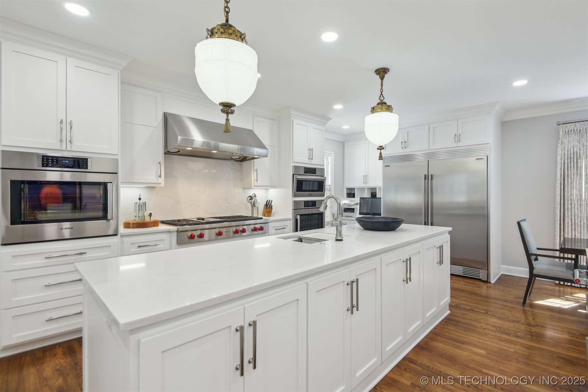 201 E 24th Place Property Photo 5