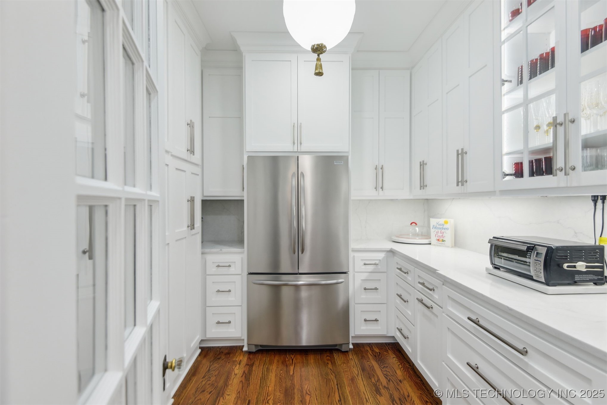 201 E 24th Place Property Photo 10