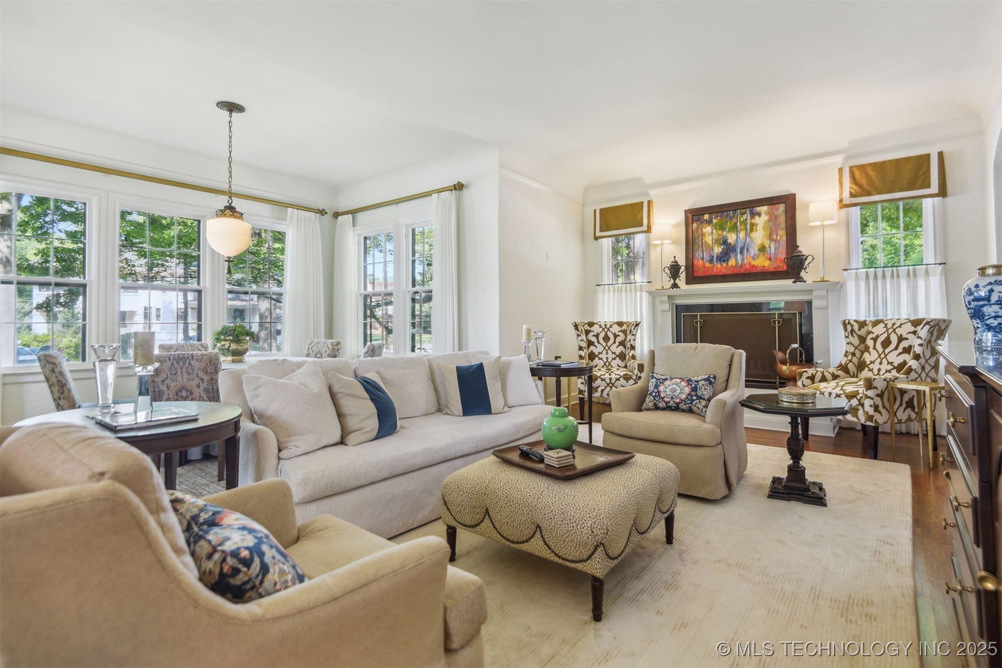 201 E 24th Place Property Photo 13