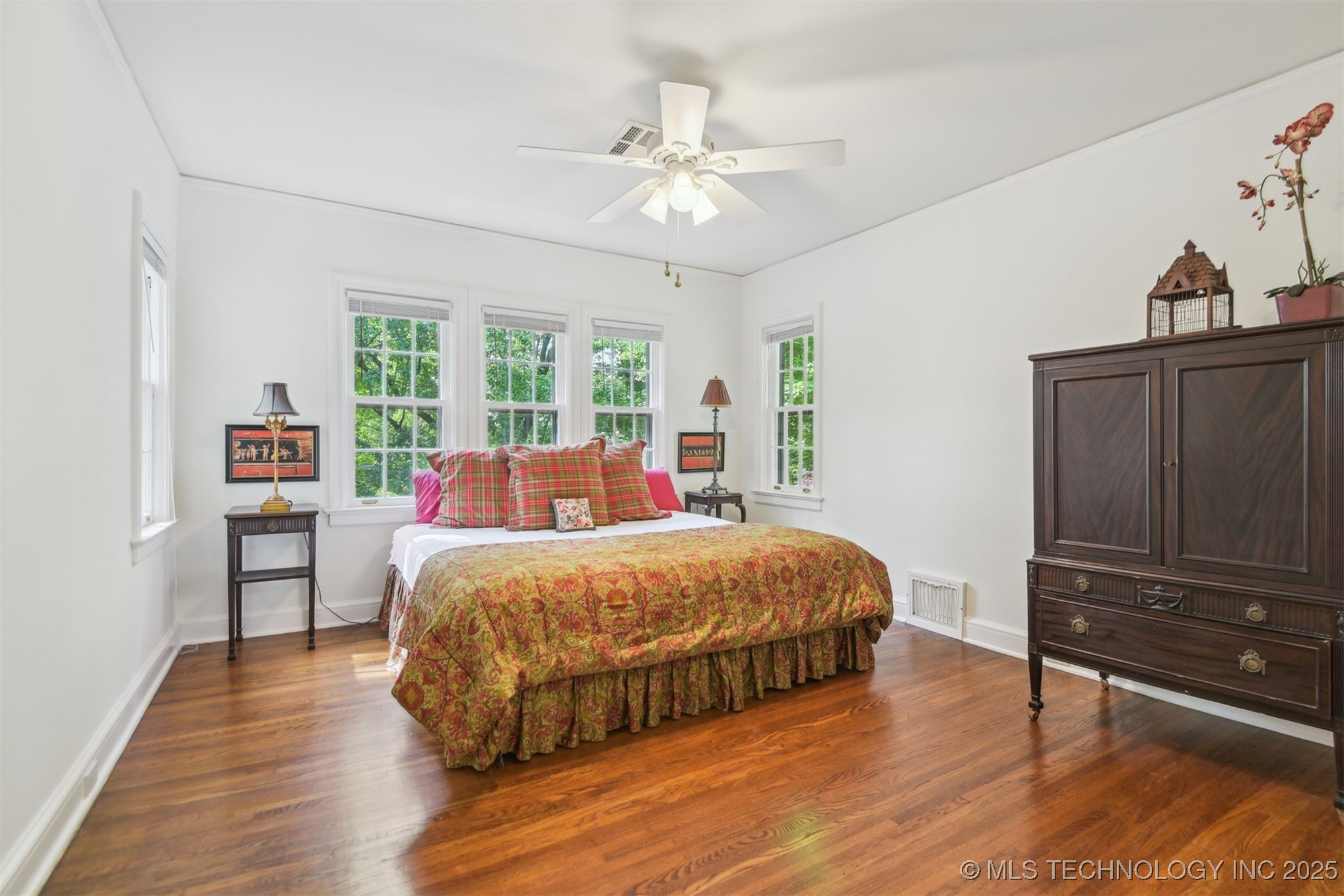 201 E 24th Place Property Photo 26